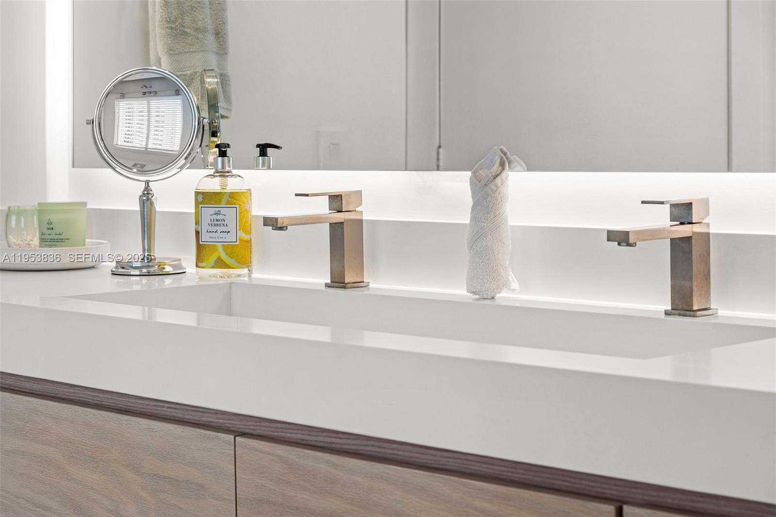 image Ocean Tower Two28