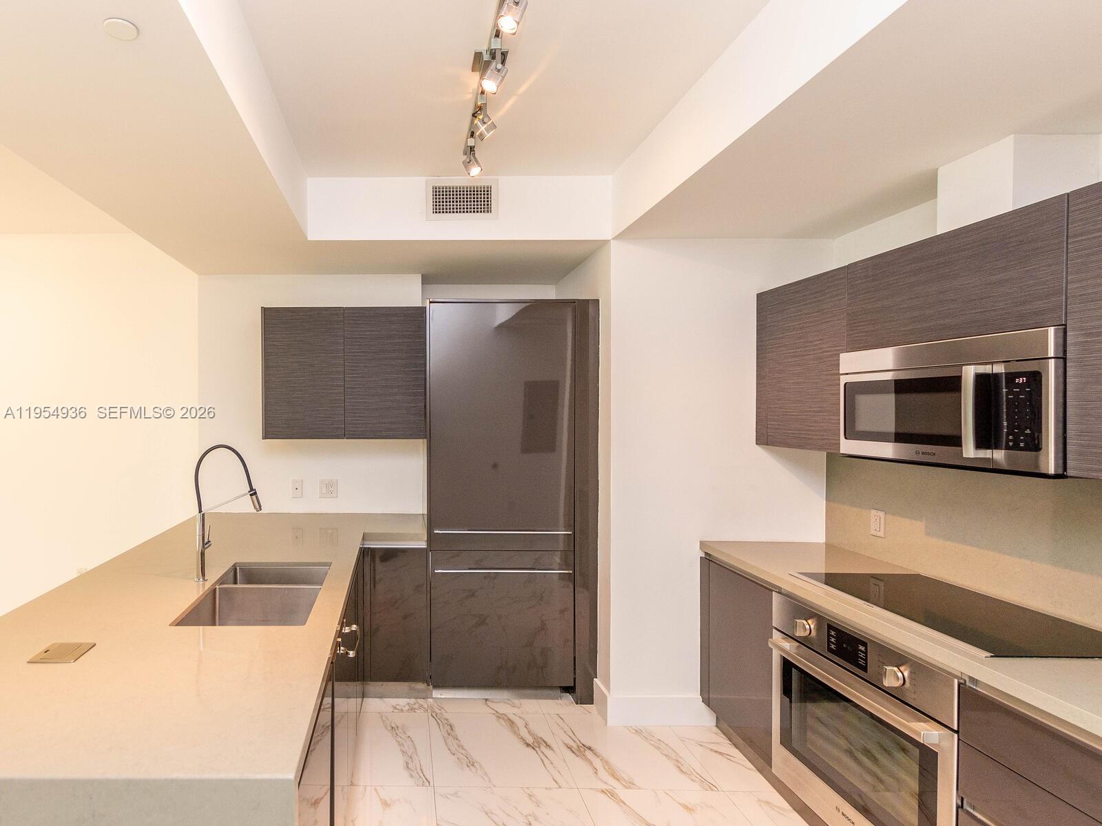 image The Bond on Brickell15