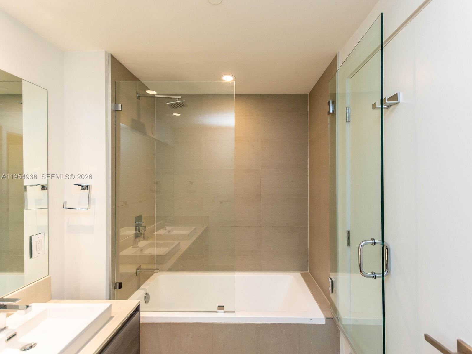 image The Bond on Brickell19