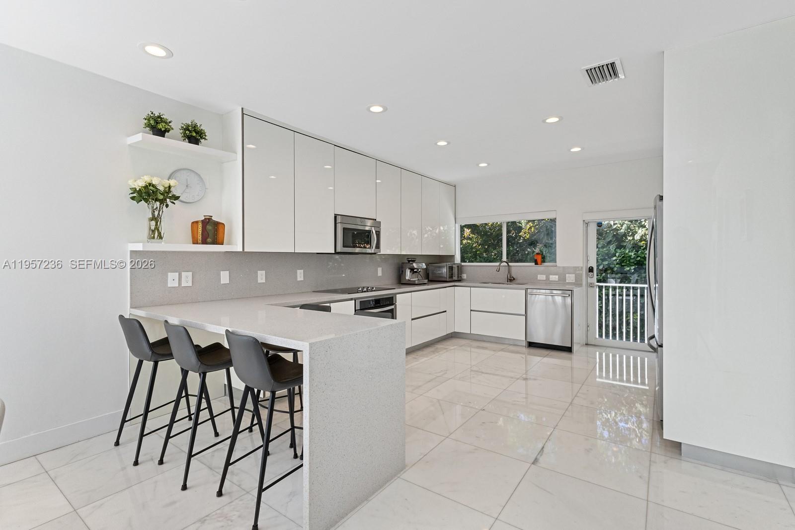 400 90th St Surfside, FL 33154