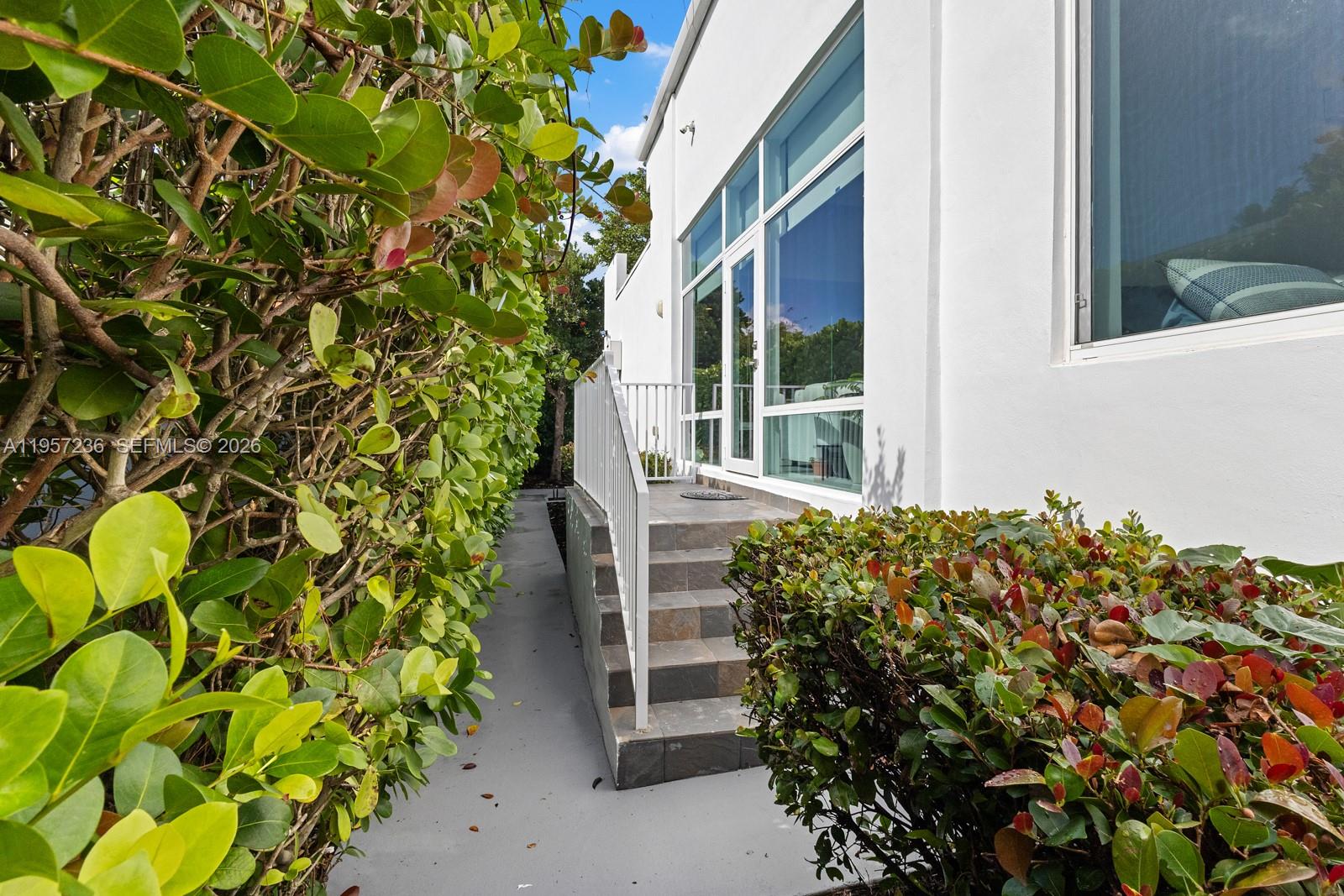 400 90th St Surfside, FL 33154