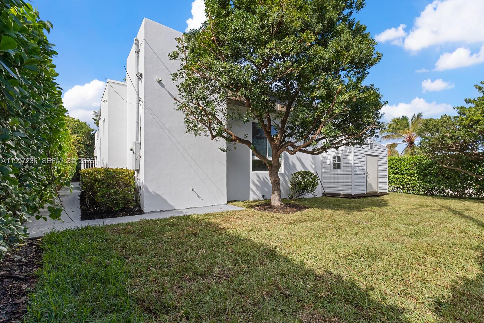 400 90th St Surfside, FL 33154