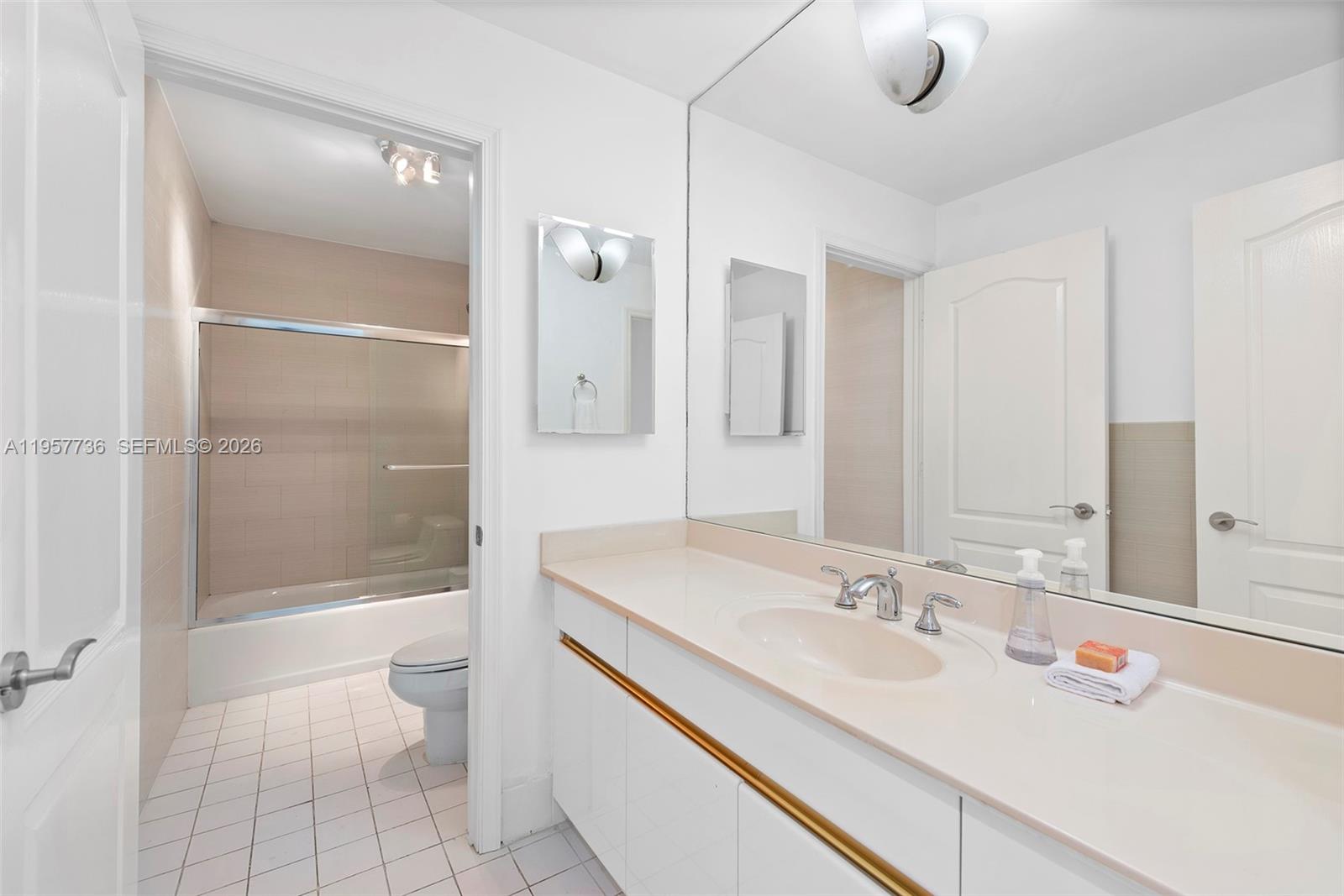 1415 Sunset Harbour Dr #204 Miami Beach, FL 33139