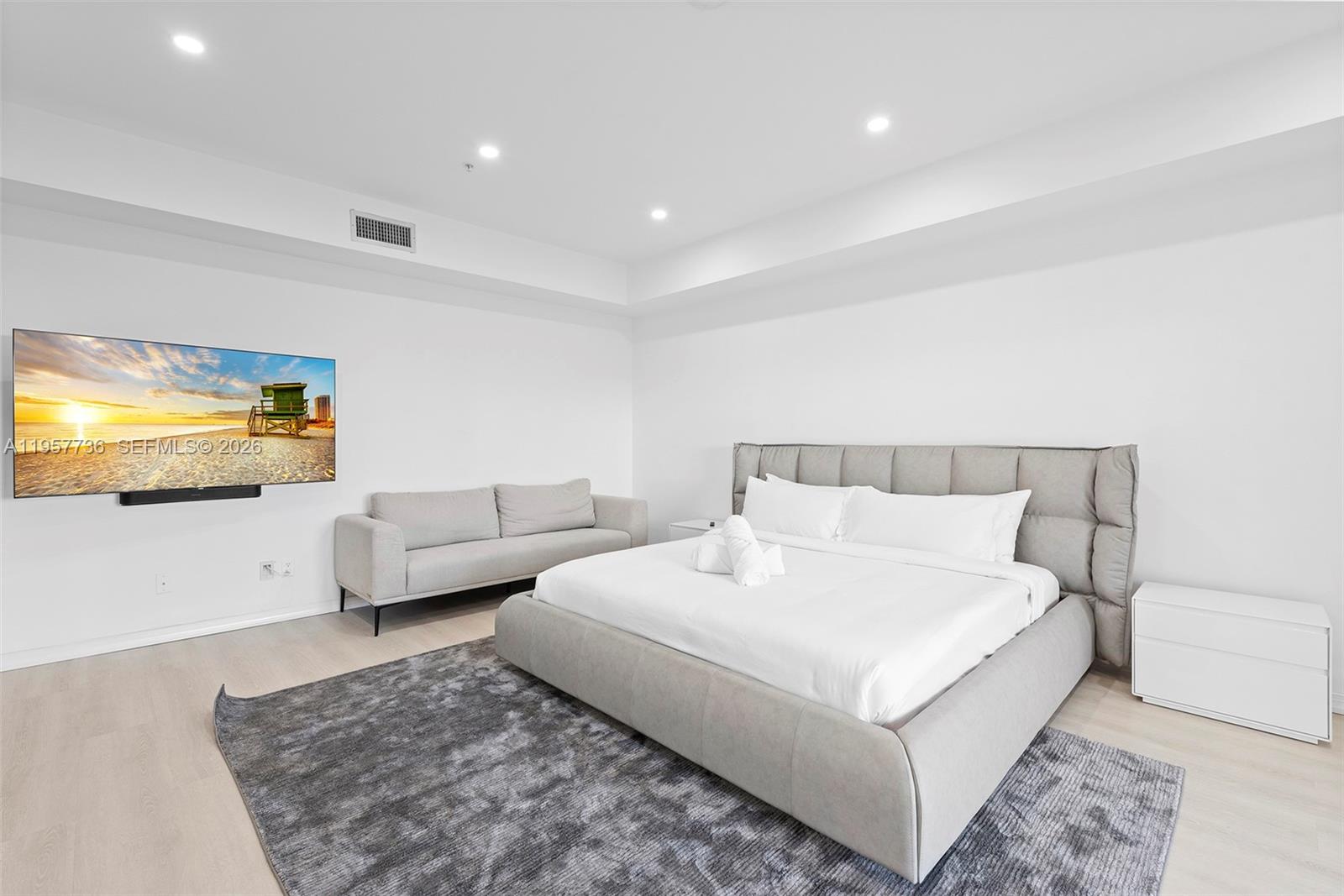 1415 Sunset Harbour Dr #204 Miami Beach, FL 33139