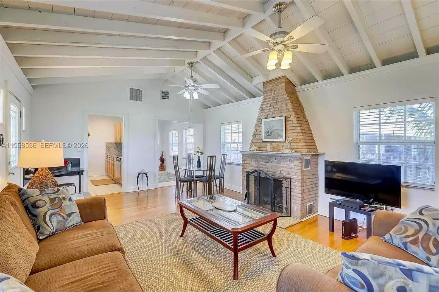 1825 N 24th Ave Hollywood, FL 33020