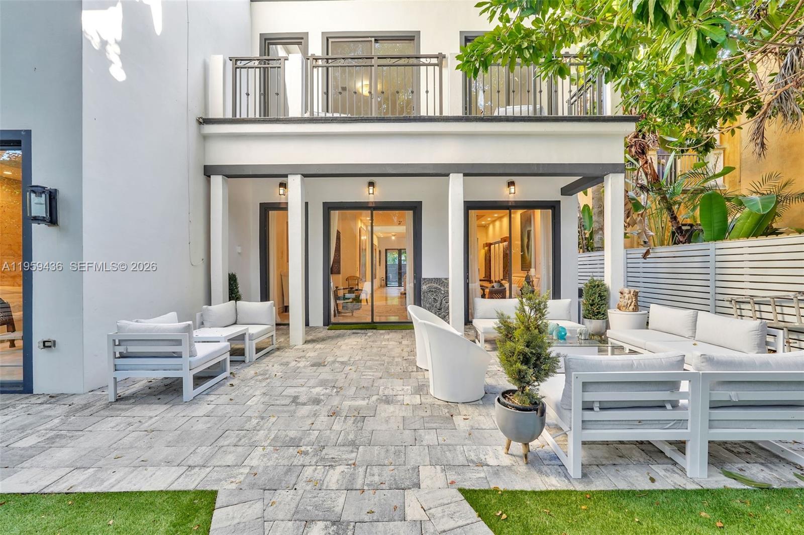 3675 Loquat Ave Miami, FL 33133