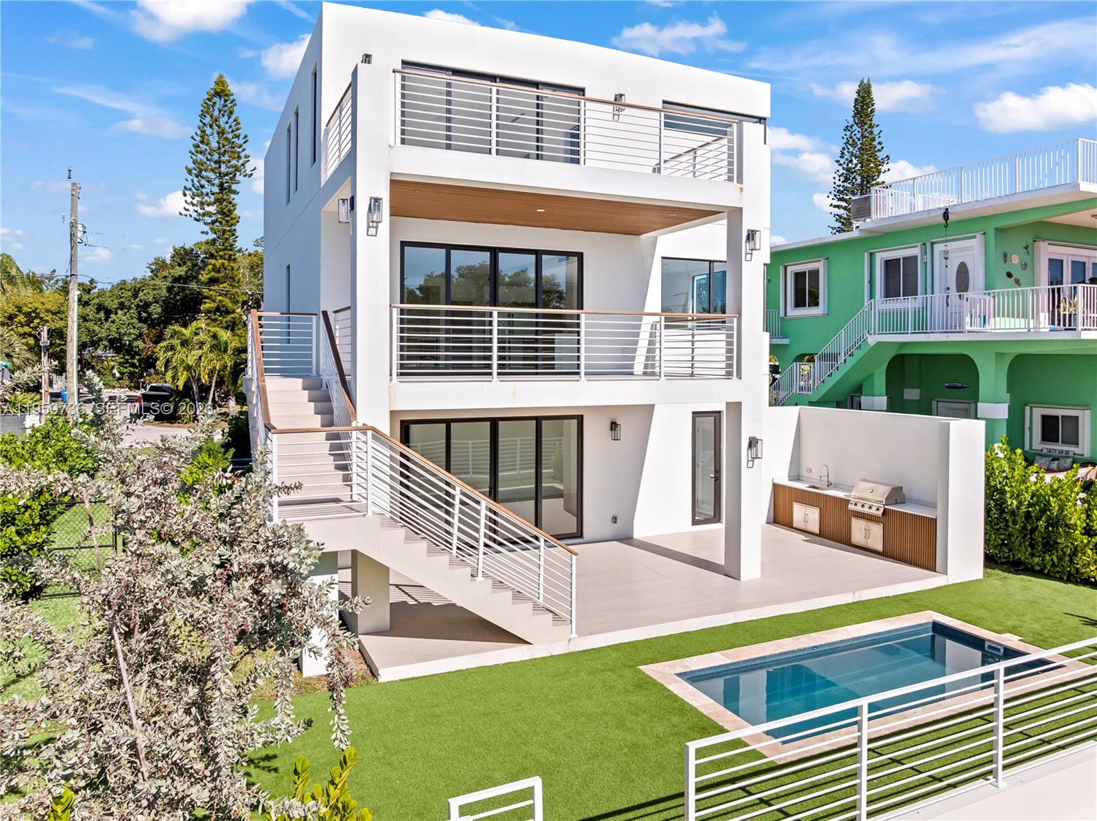 124 Orchid St Plantation Key, FL 33070