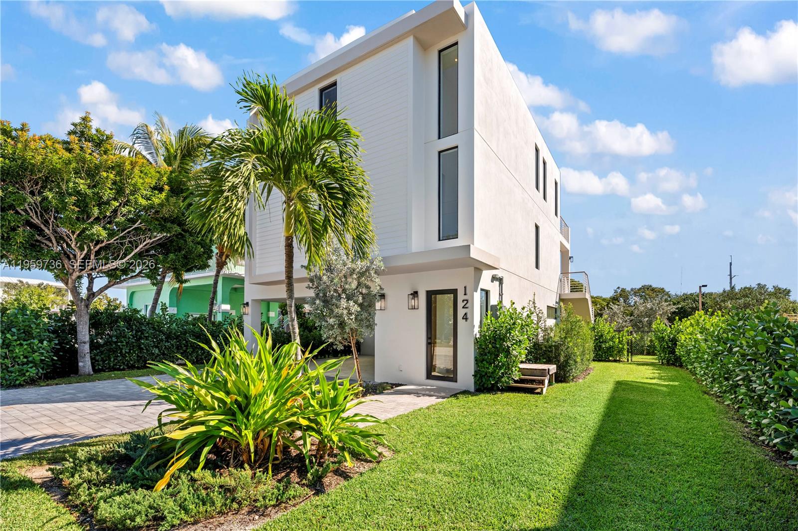 124 Orchid St Plantation Key, FL 33070