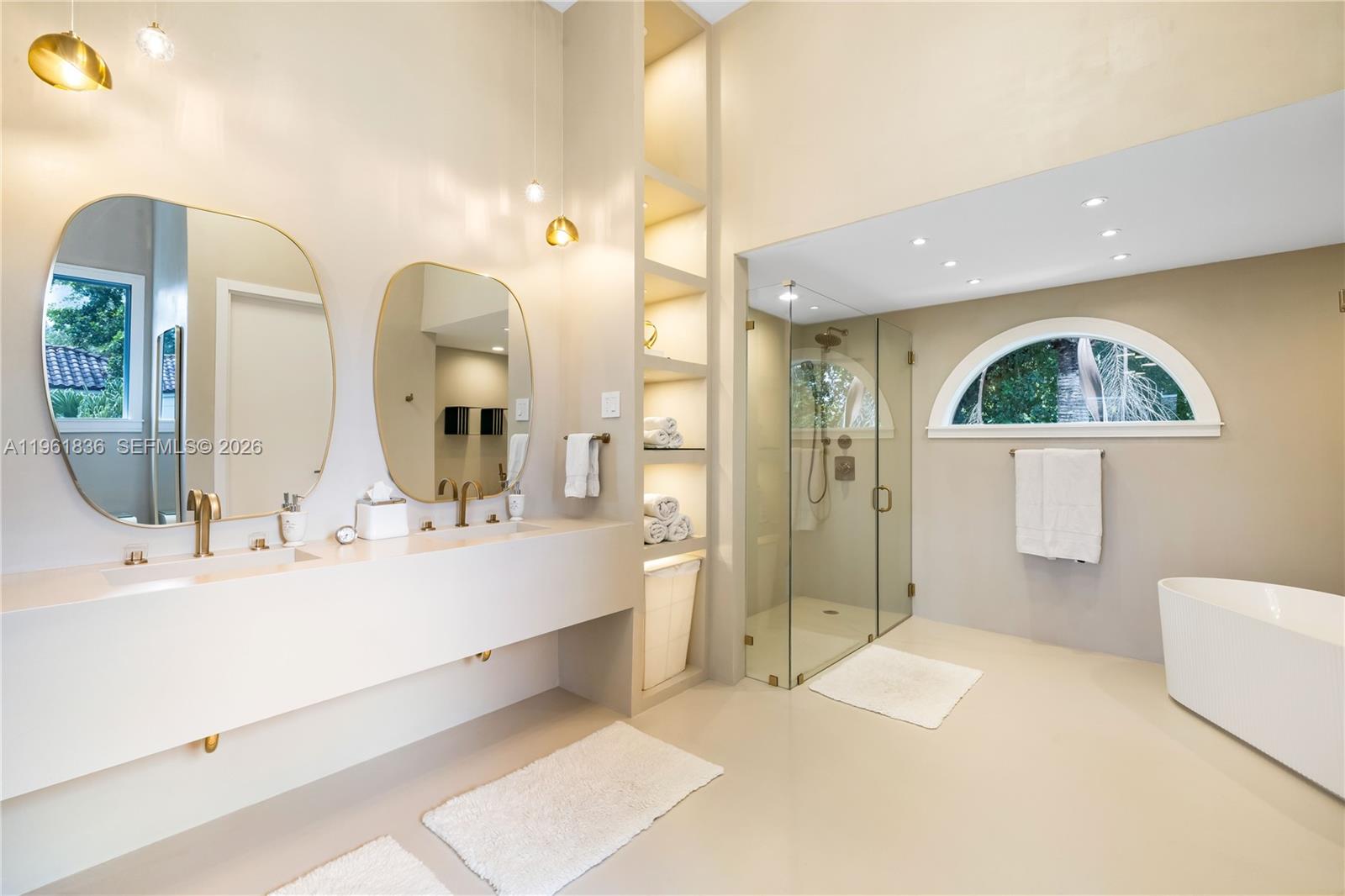 279 Galeon Ct Coral Gables, FL 33143