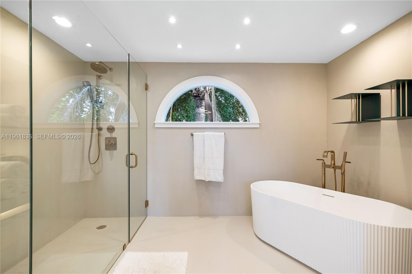 279 Galeon Ct Coral Gables, FL 33143