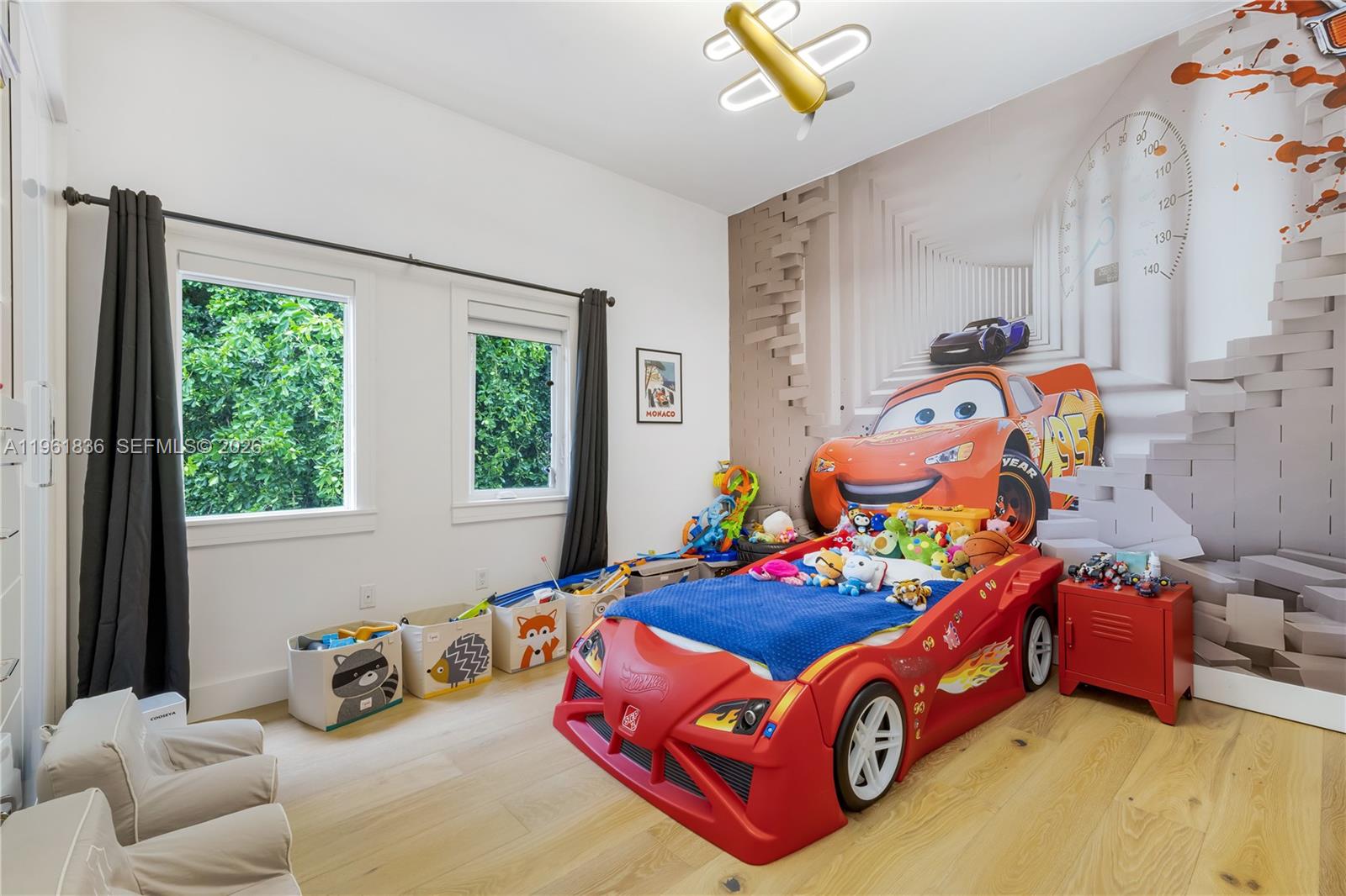 279 Galeon Ct Coral Gables, FL 33143