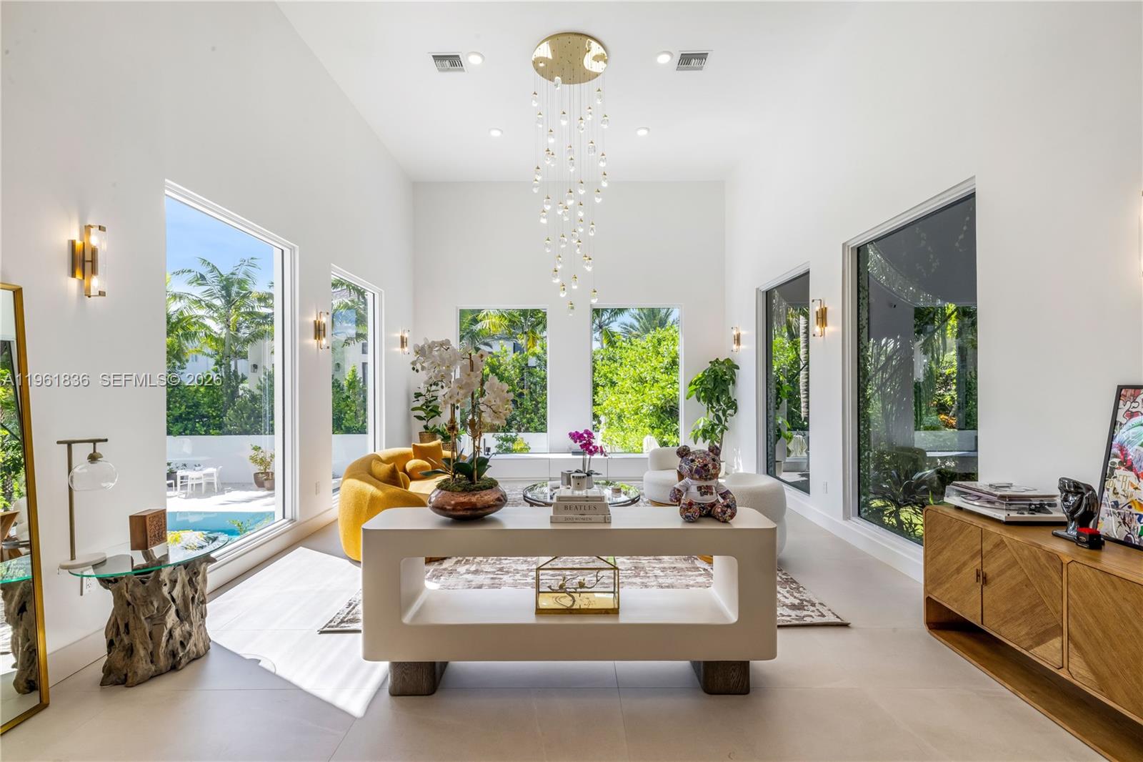 279 Galeon Ct Coral Gables, FL 33143