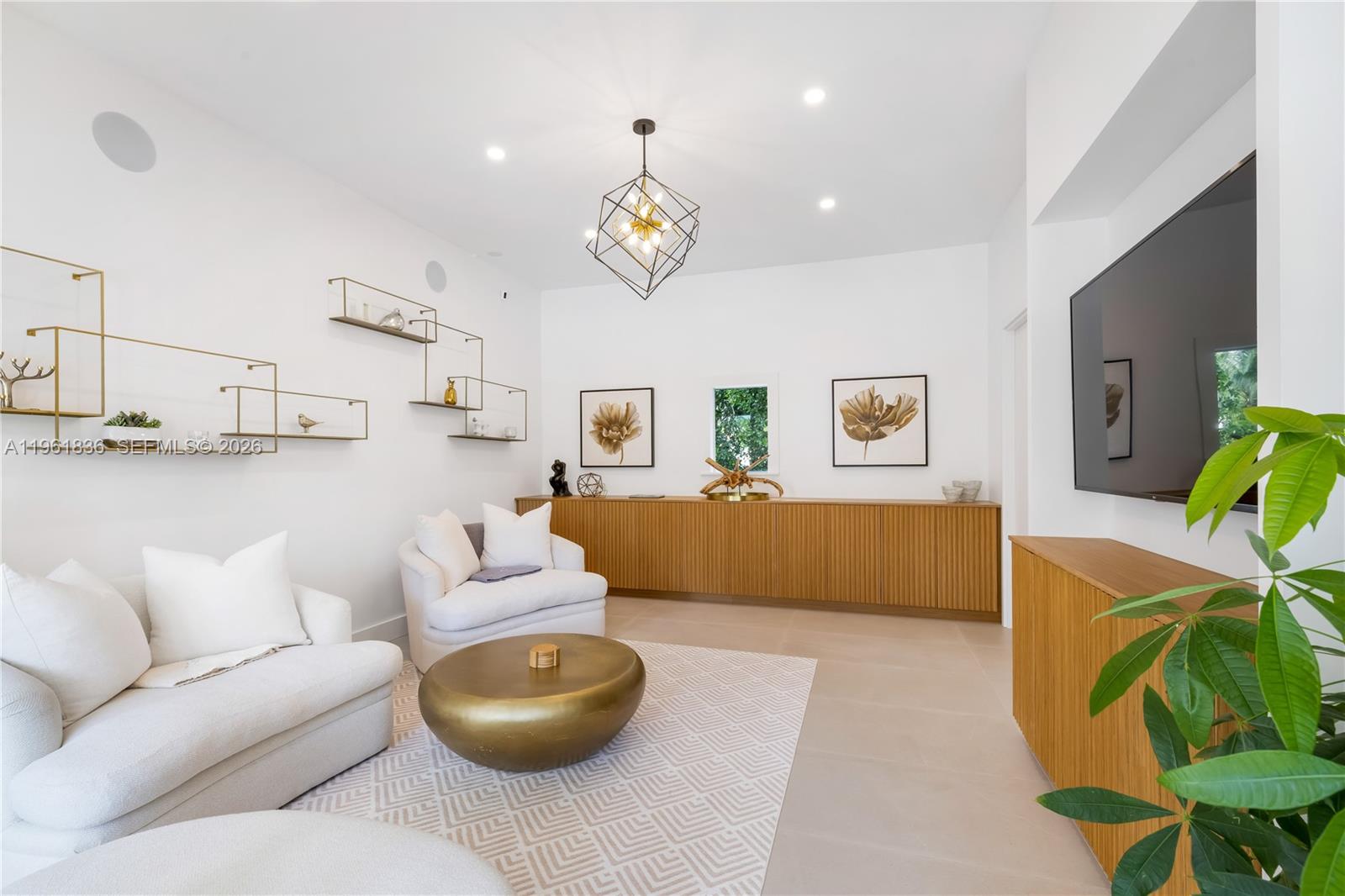 279 Galeon Ct Coral Gables, FL 33143