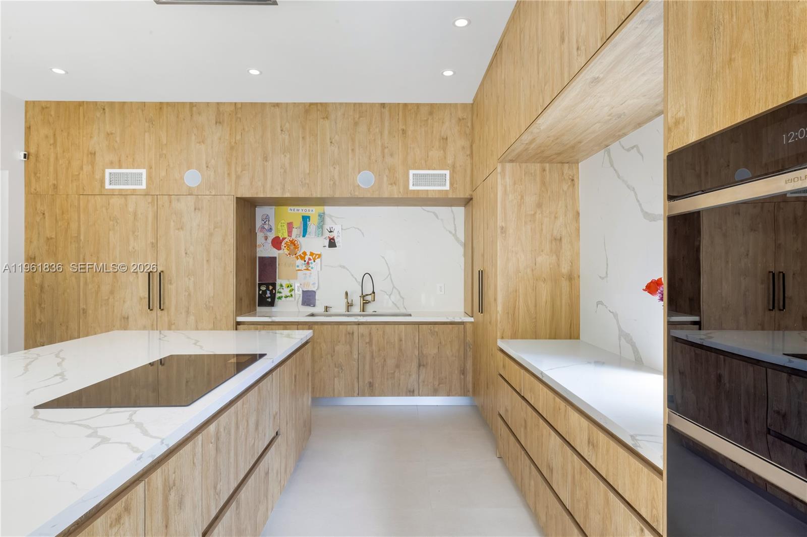 279 Galeon Ct Coral Gables, FL 33143