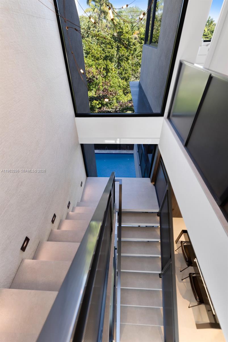 621 W 44th St Miami Beach, FL 33140