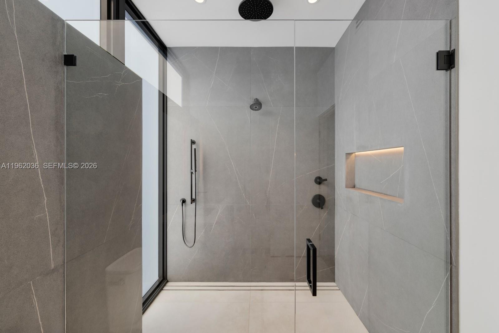 621 W 44th St Miami Beach, FL 33140