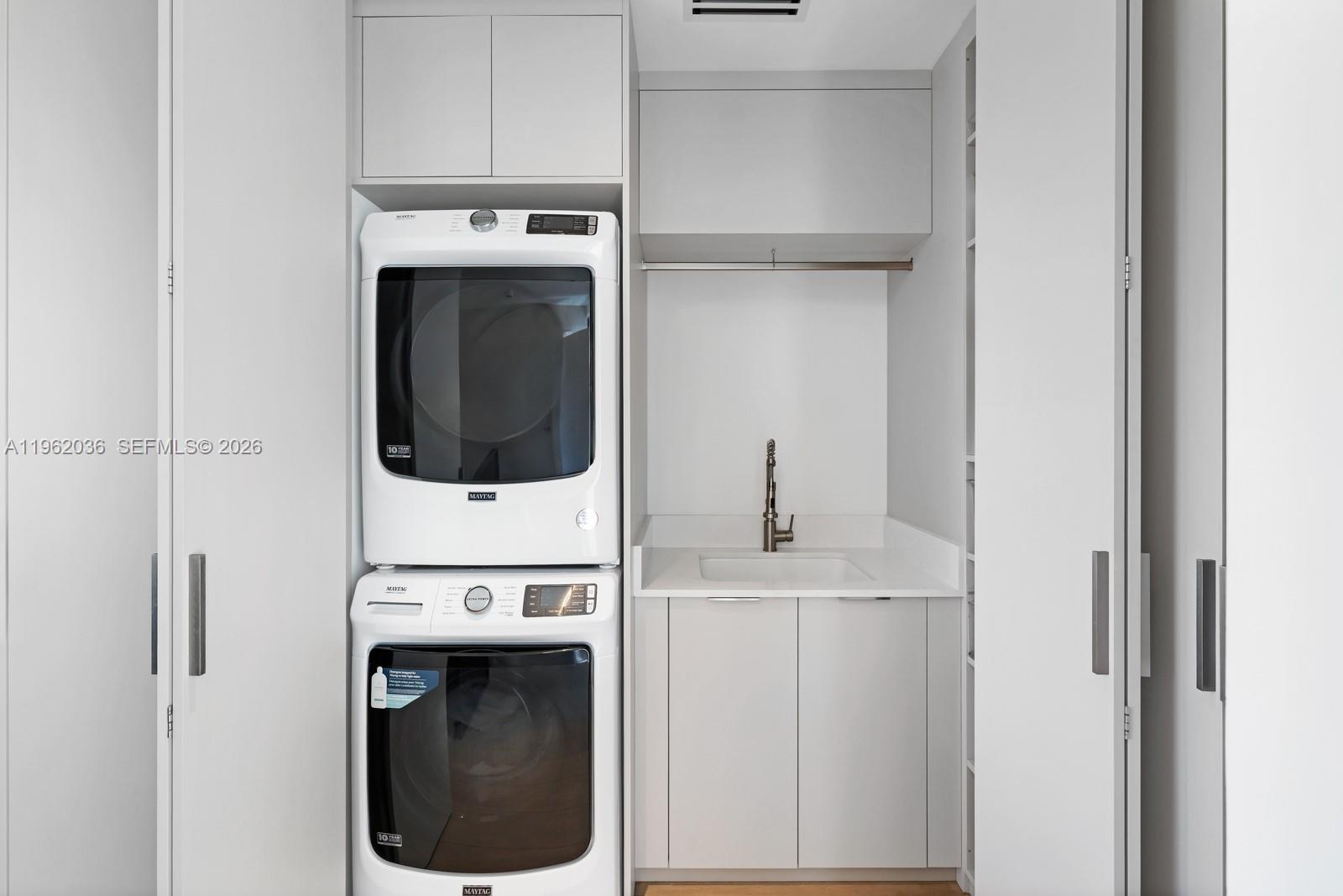 621 W 44th St Miami Beach, FL 33140