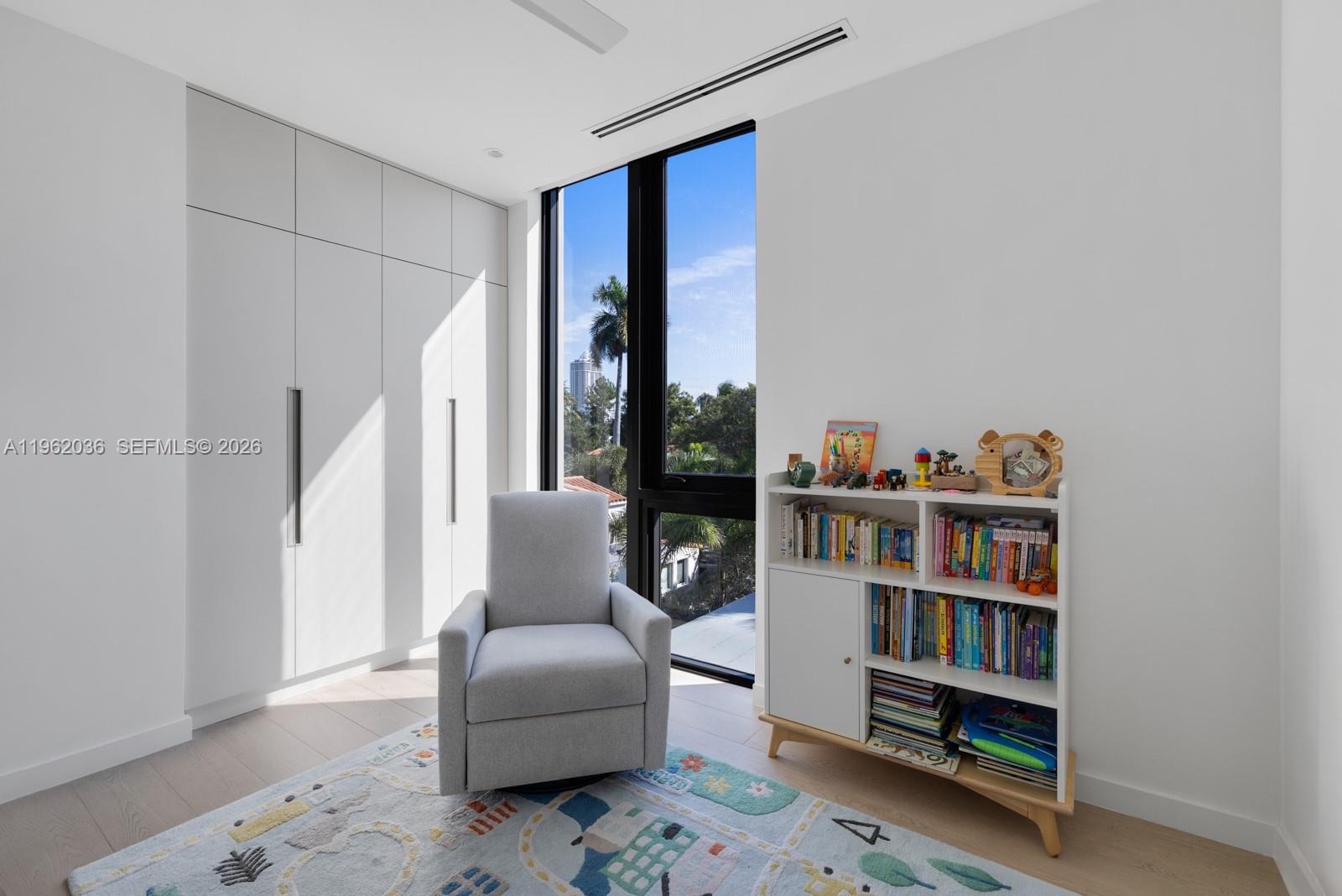 621 W 44th St Miami Beach, FL 33140