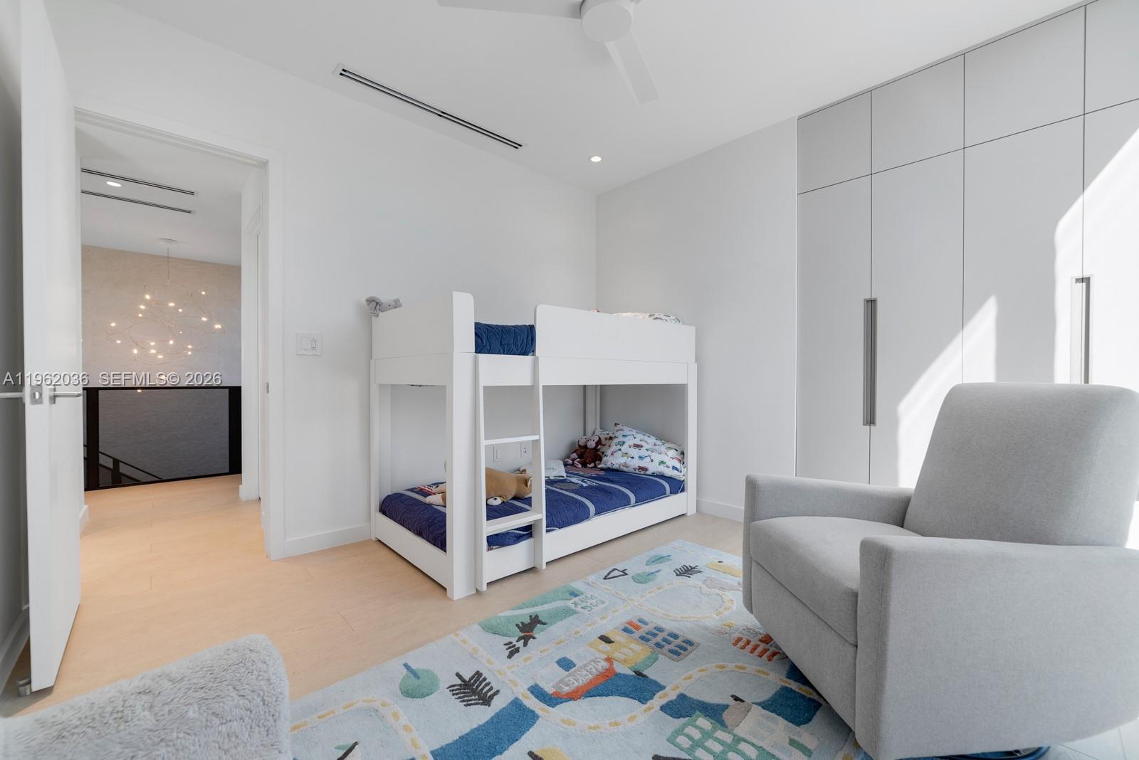 621 W 44th St Miami Beach, FL 33140