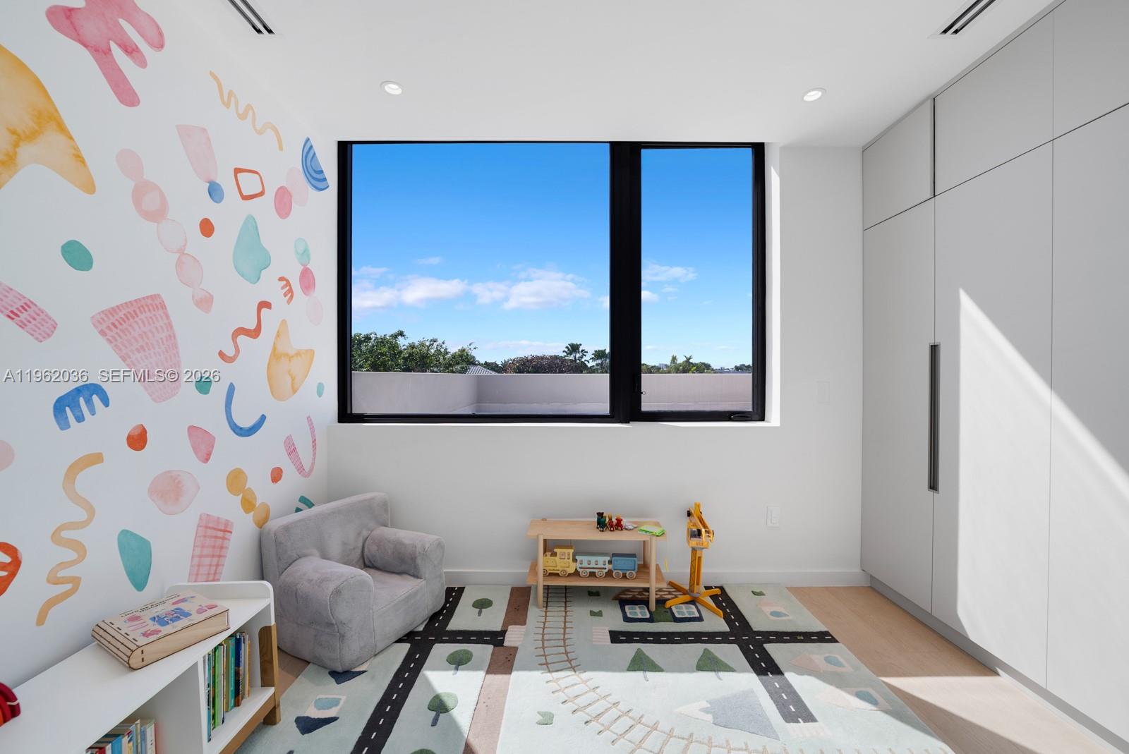 621 W 44th St Miami Beach, FL 33140