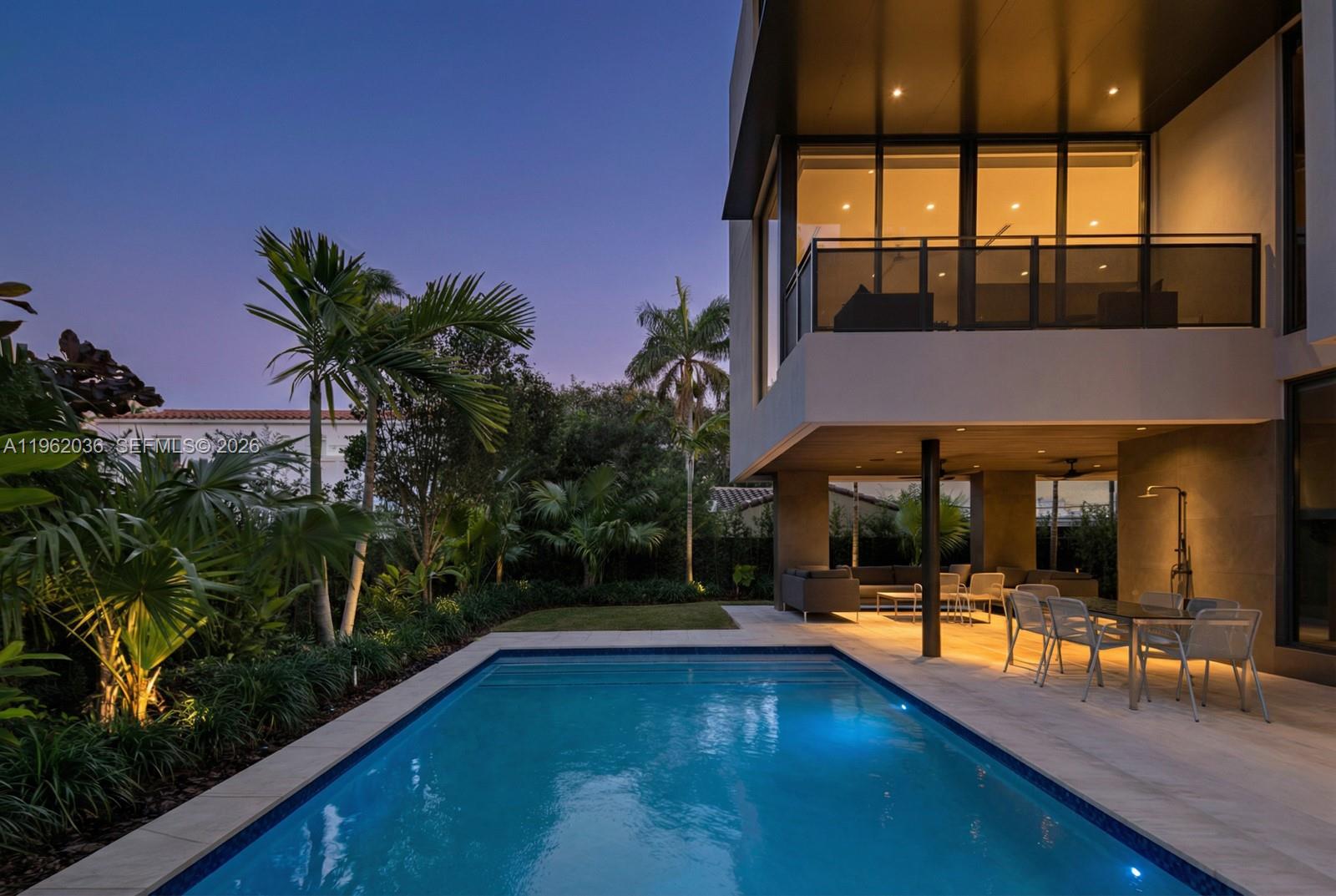 621 W 44th St Miami Beach, FL 33140