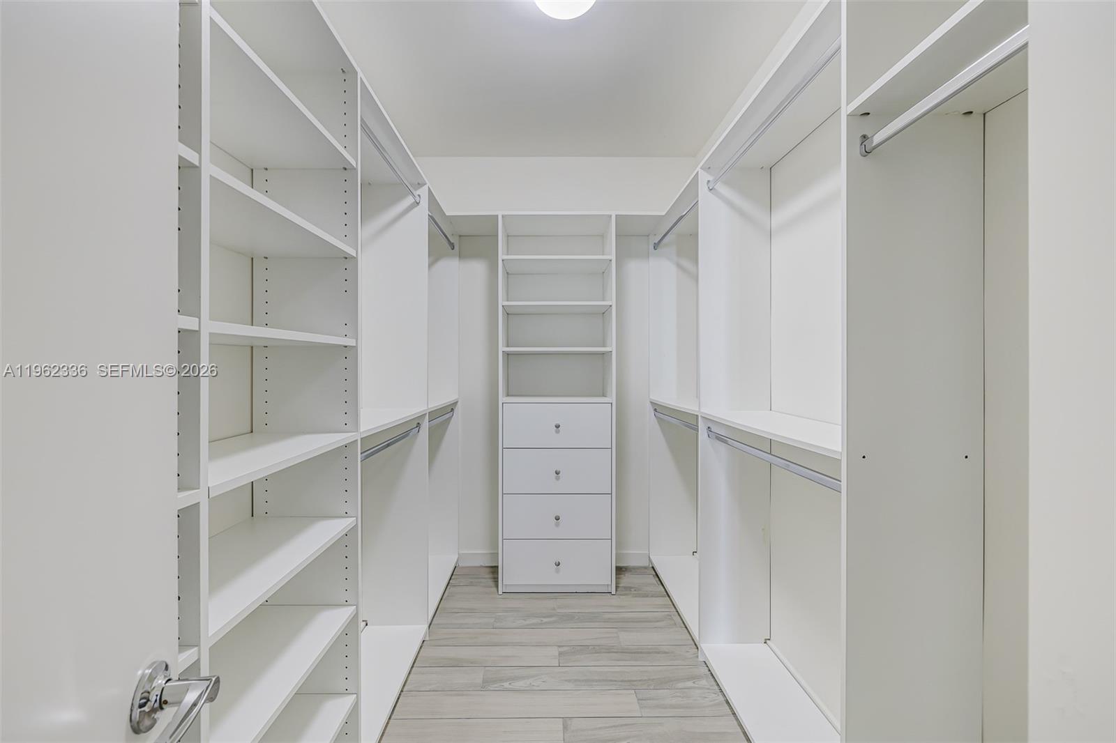 image Nine at Mary Brickell Village12