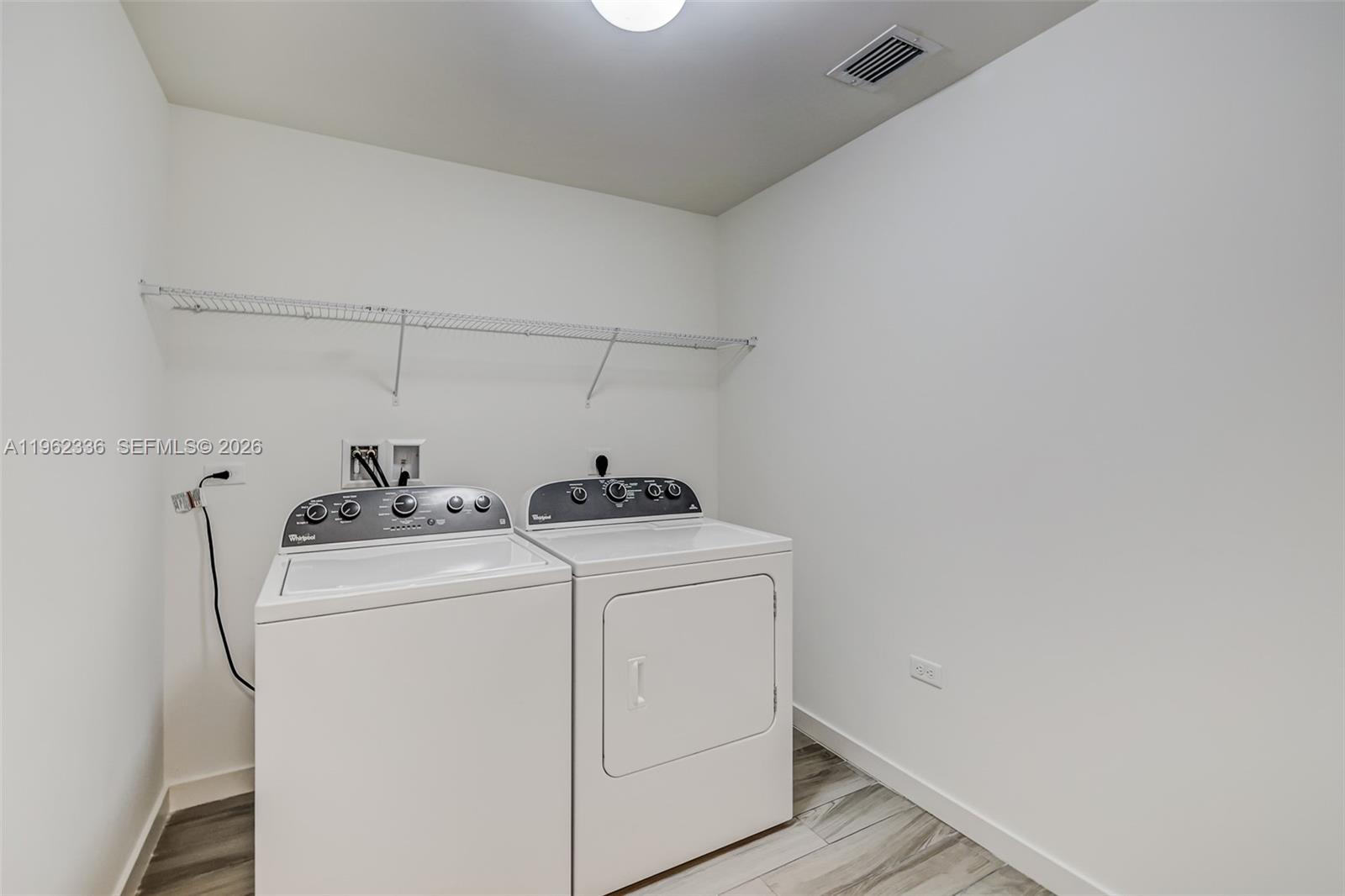 image Nine at Mary Brickell Village15