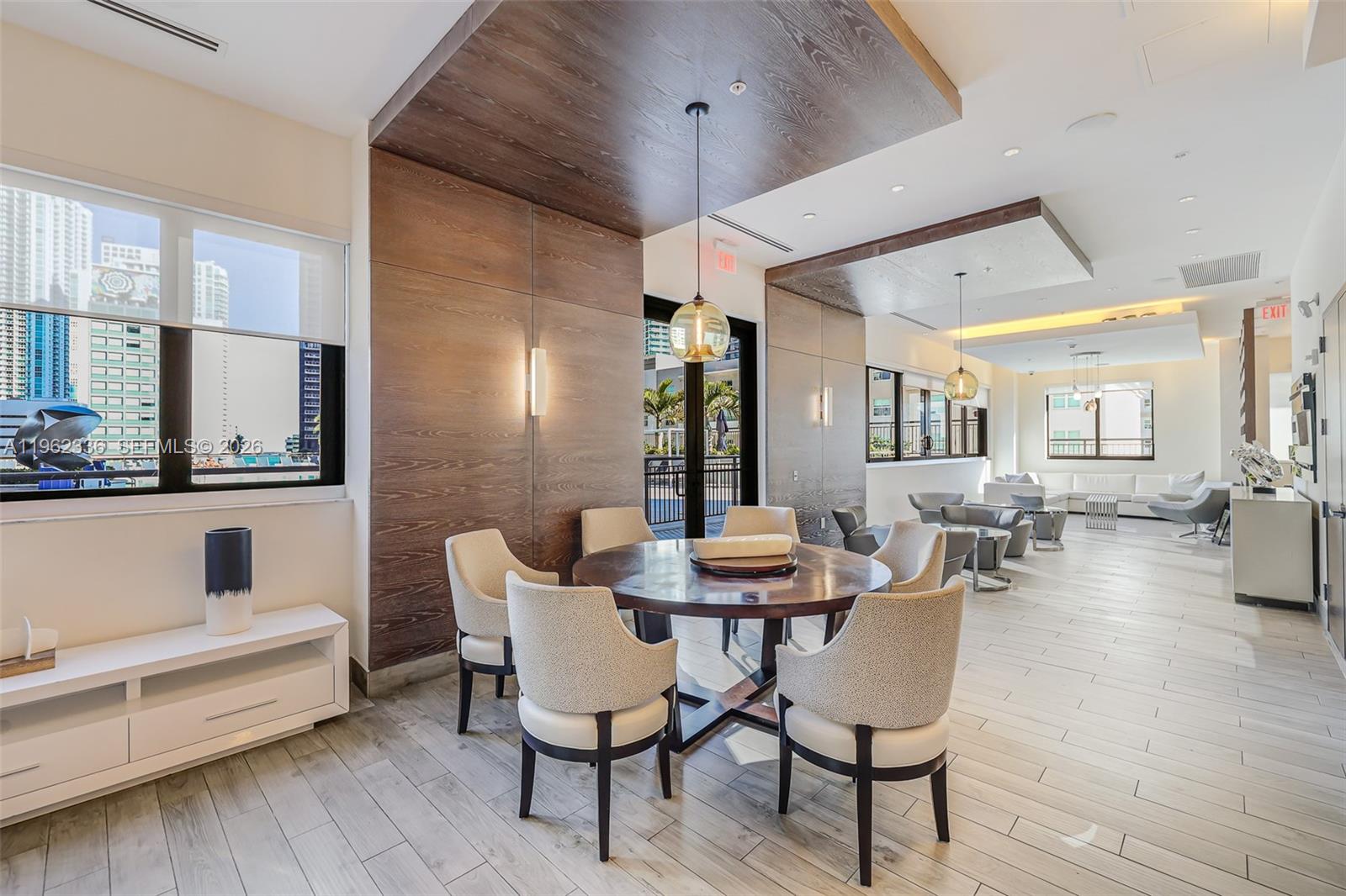 image Nine at Mary Brickell Village27