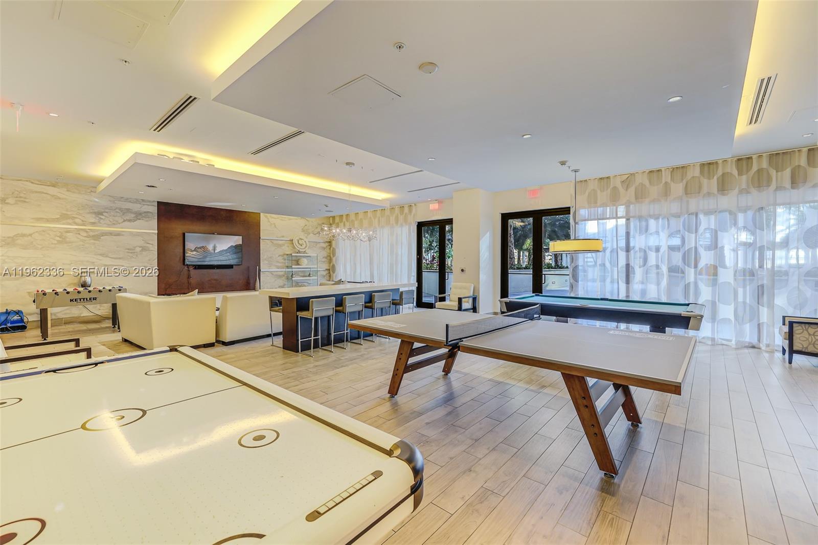 image Nine at Mary Brickell Village30