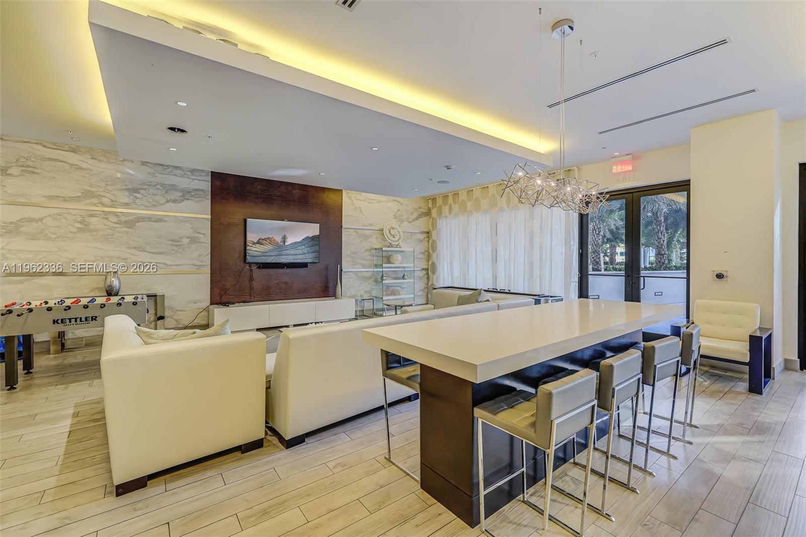 image Nine at Mary Brickell Village31