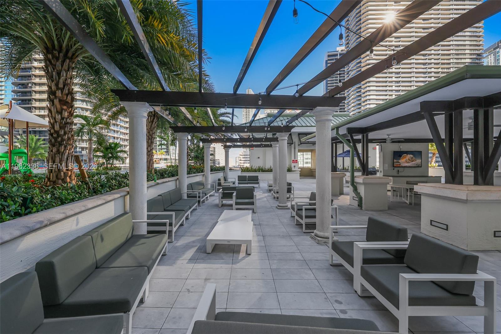 image Nine at Mary Brickell Village37