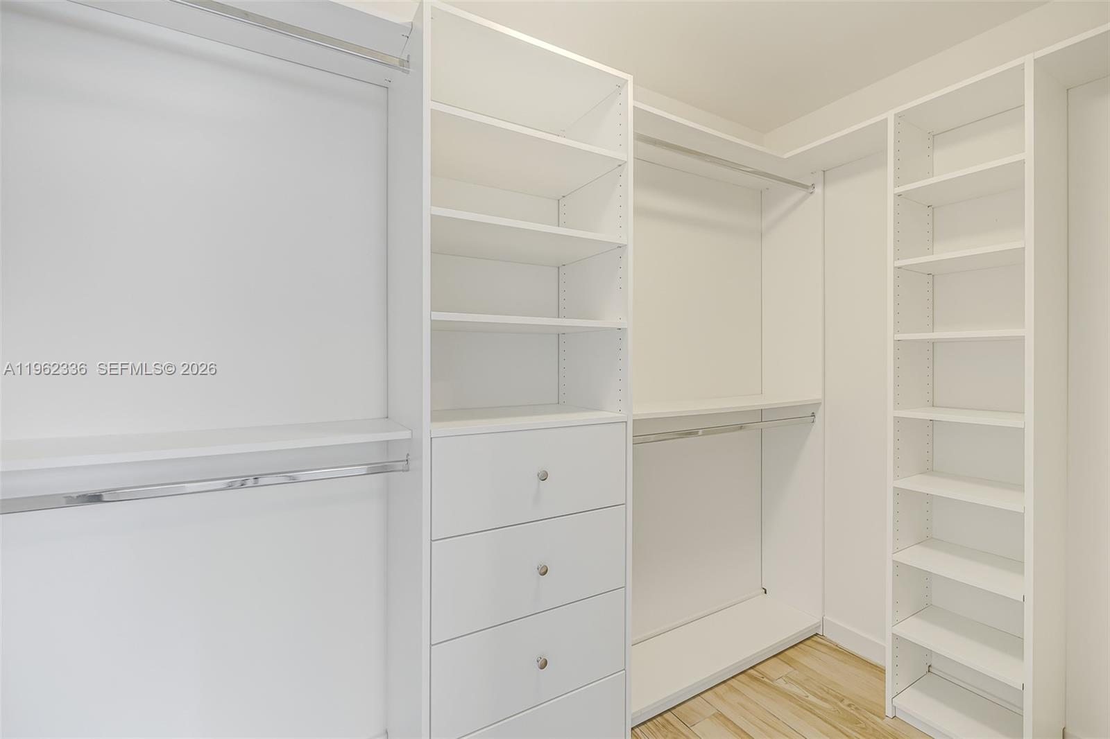 image Nine at Mary Brickell Village8