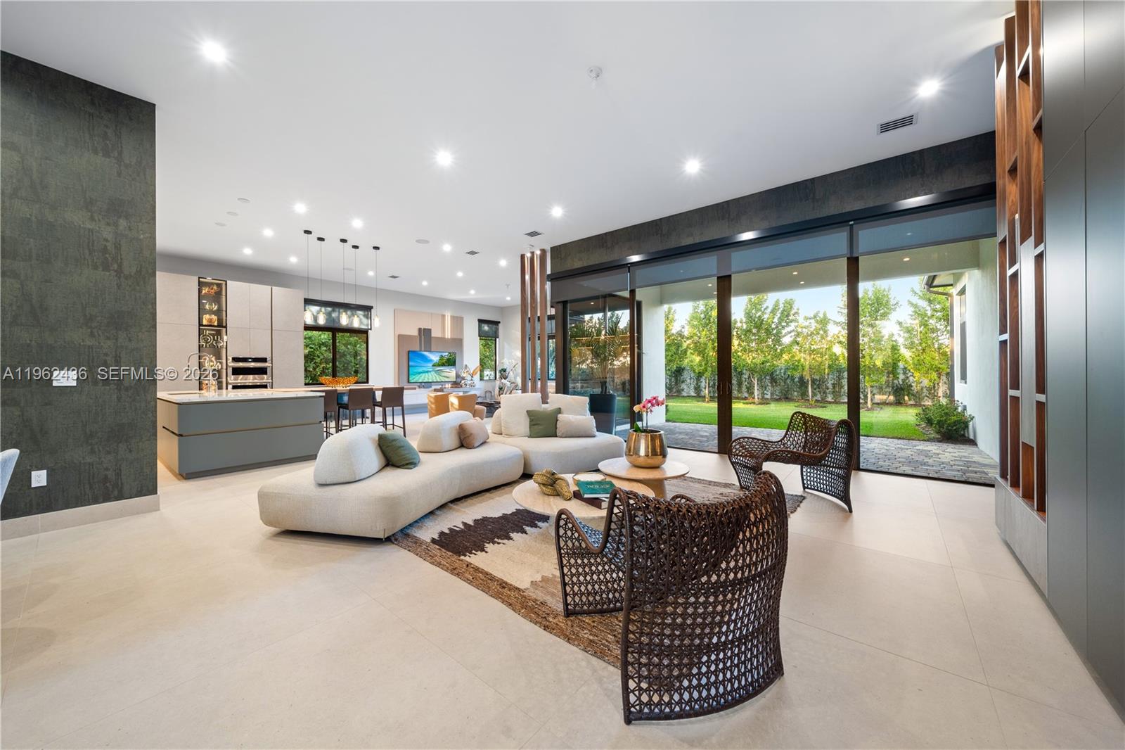 7387 SW 74th Ln Miami, FL 33143