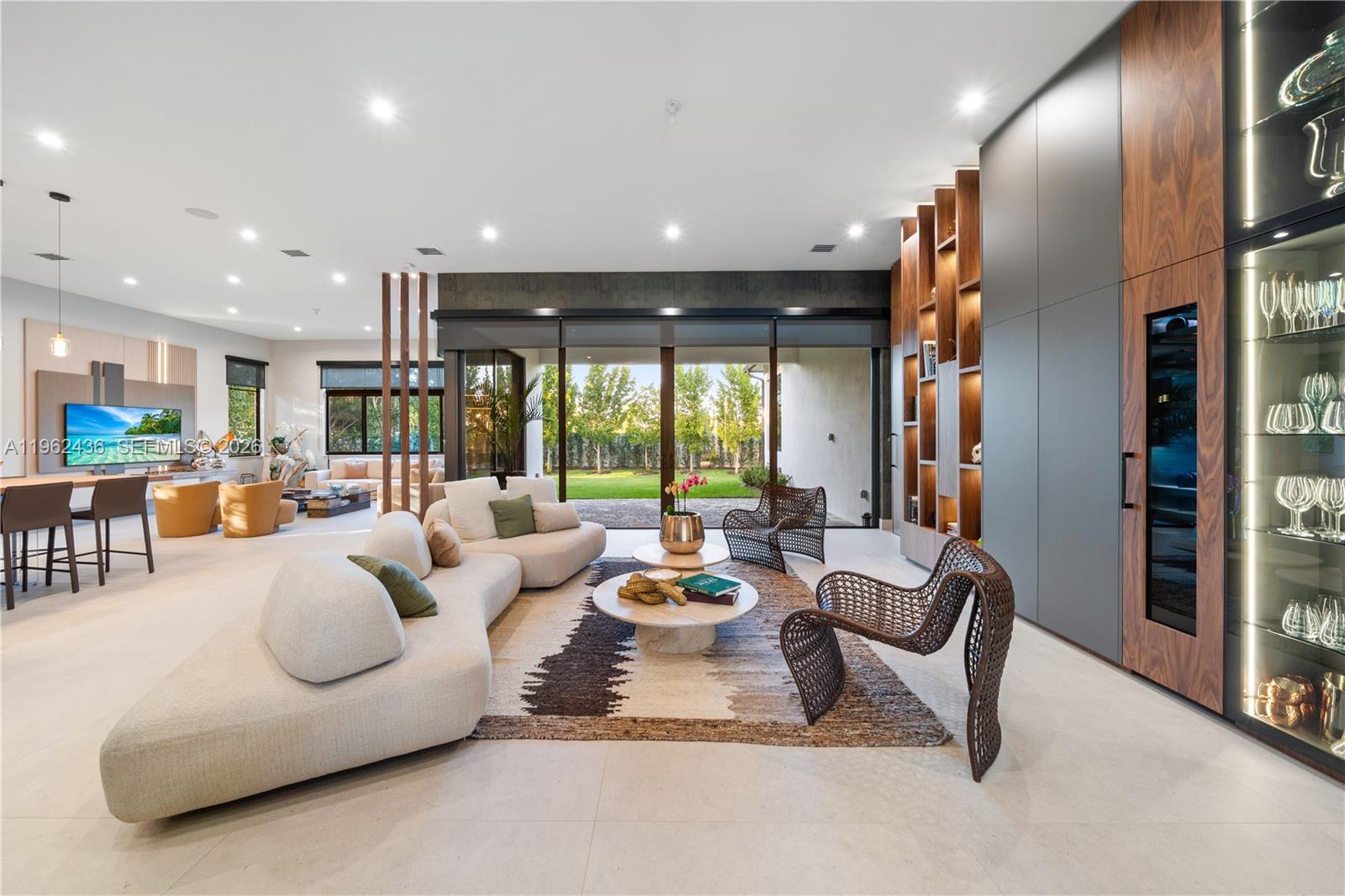 7387 SW 74th Ln Miami, FL 33143