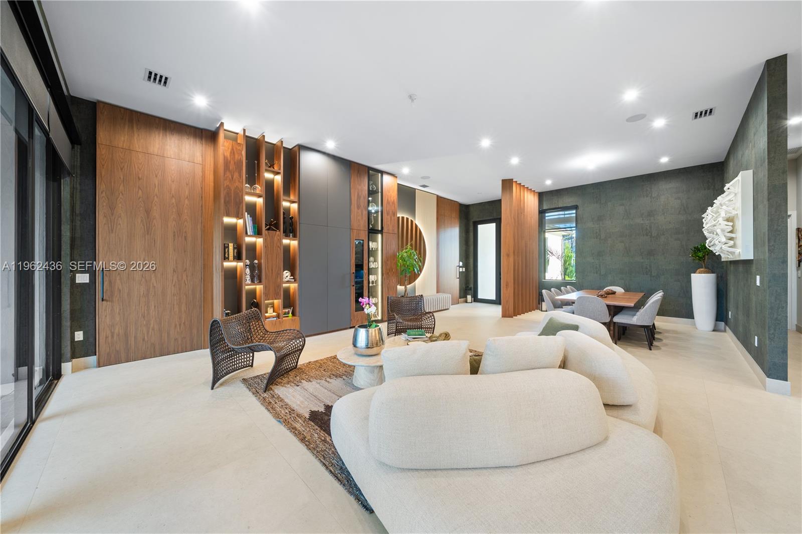 7387 SW 74th Ln Miami, FL 33143