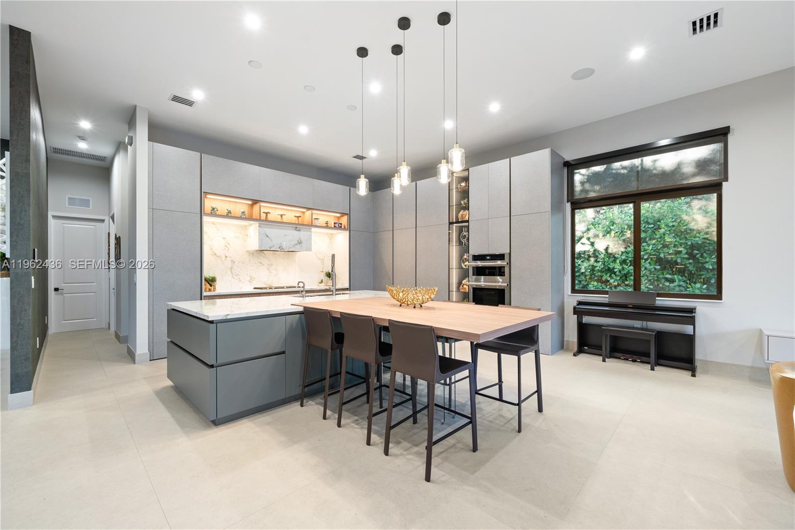 7387 SW 74th Ln Miami, FL 33143