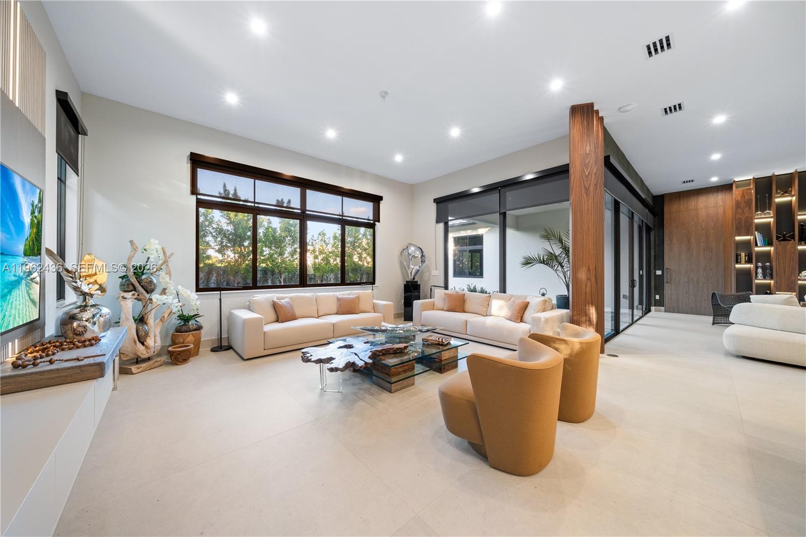 7387 SW 74th Ln Miami, FL 33143