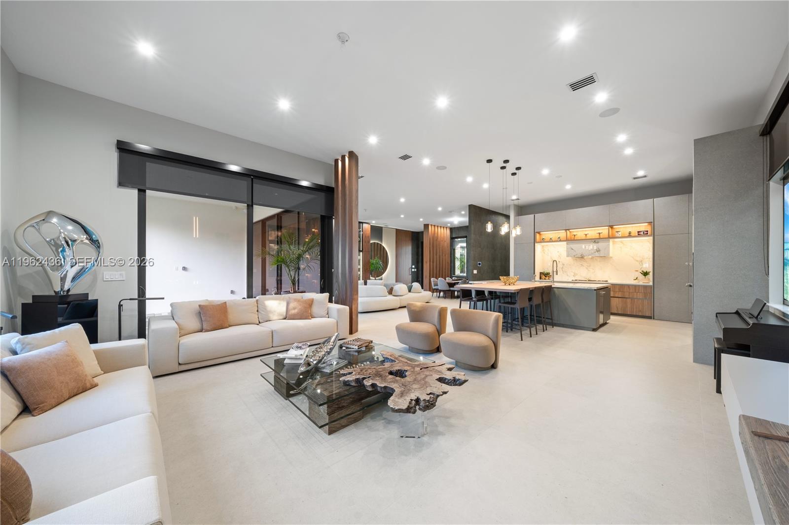 7387 SW 74th Ln Miami, FL 33143