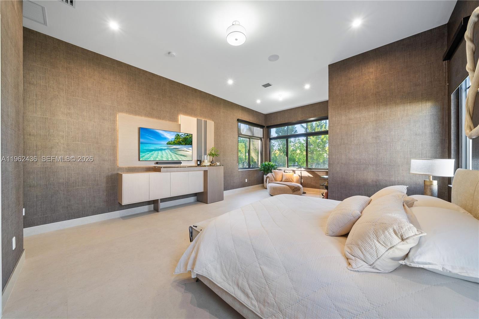 7387 SW 74th Ln Miami, FL 33143