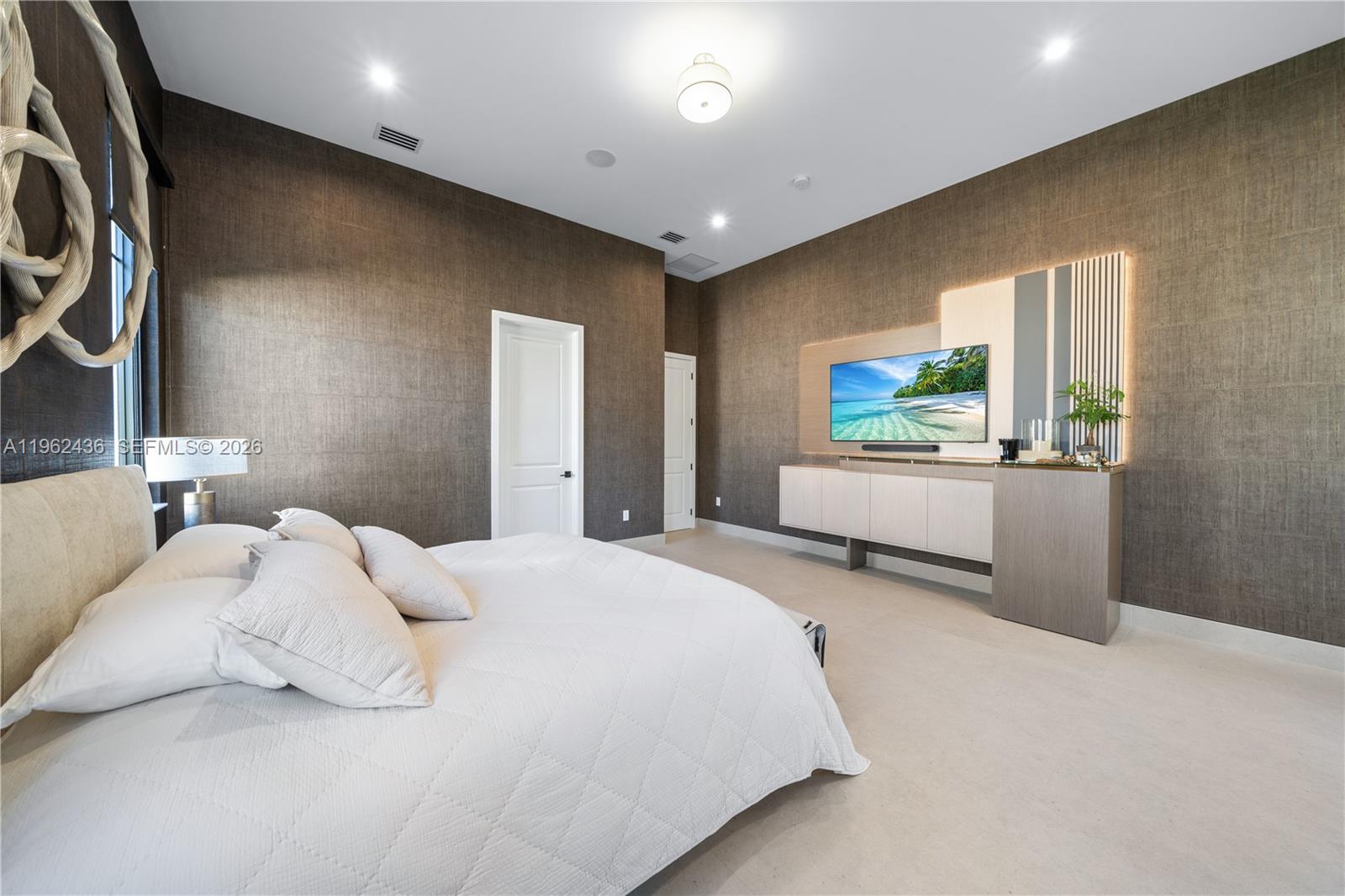 7387 SW 74th Ln Miami, FL 33143