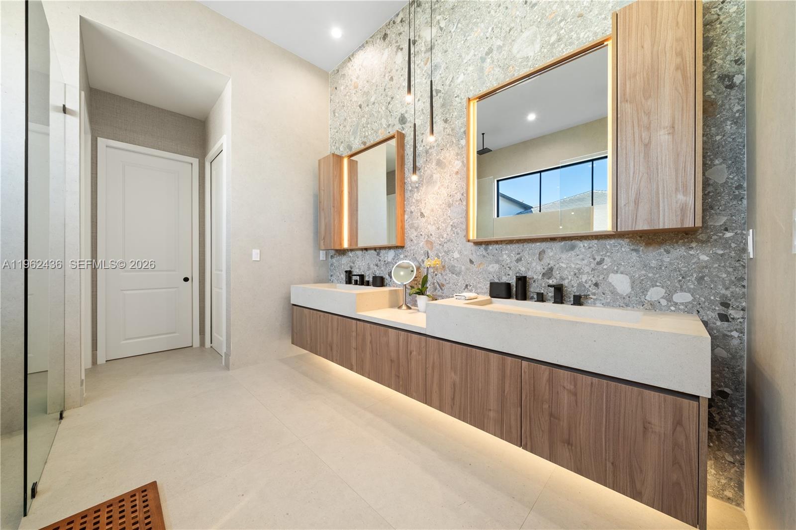 7387 SW 74th Ln Miami, FL 33143