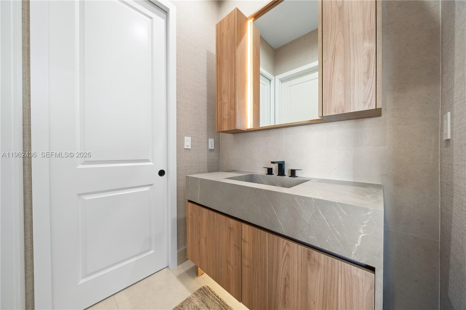 7387 SW 74th Ln Miami, FL 33143