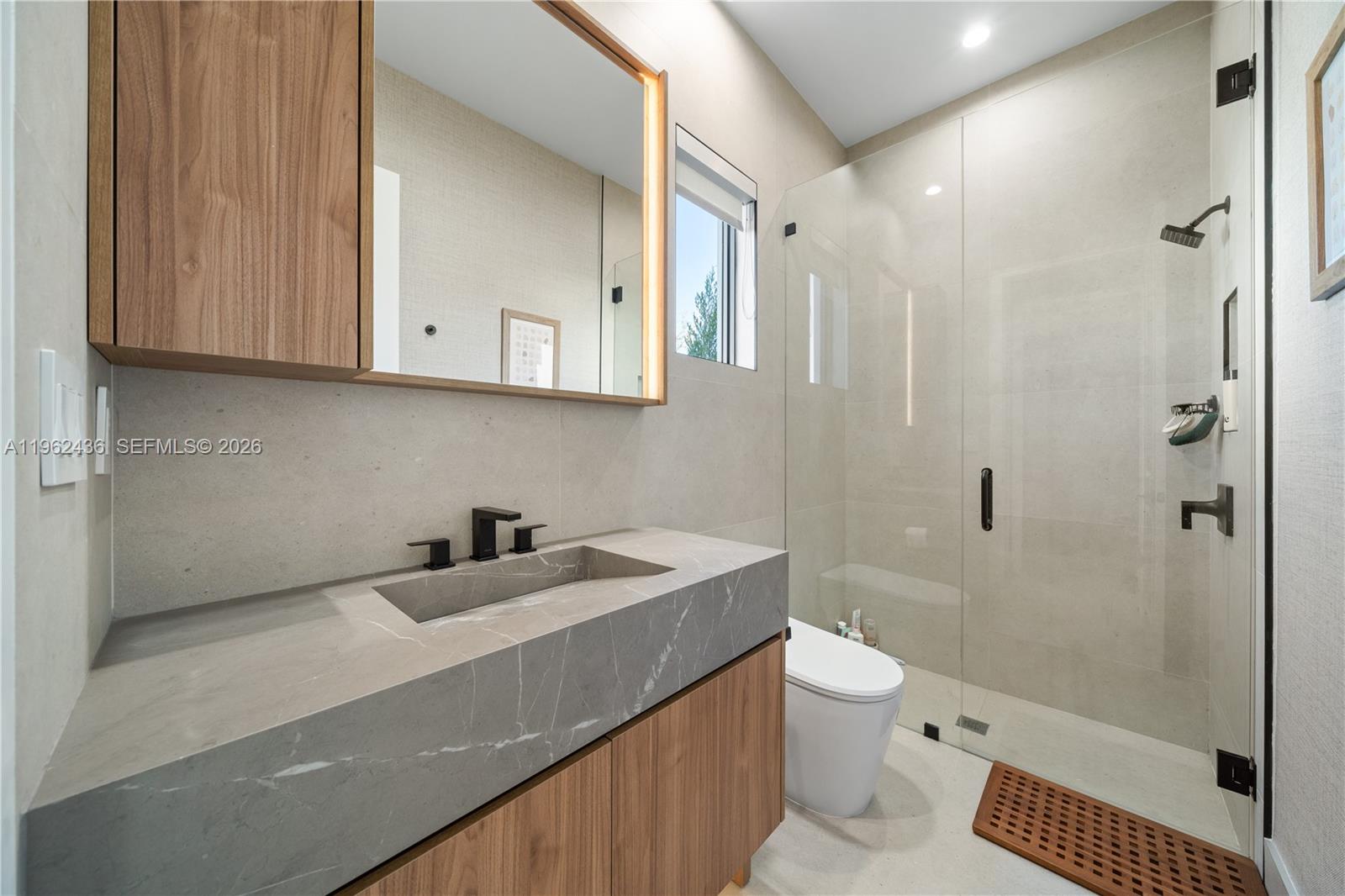 7387 SW 74th Ln Miami, FL 33143