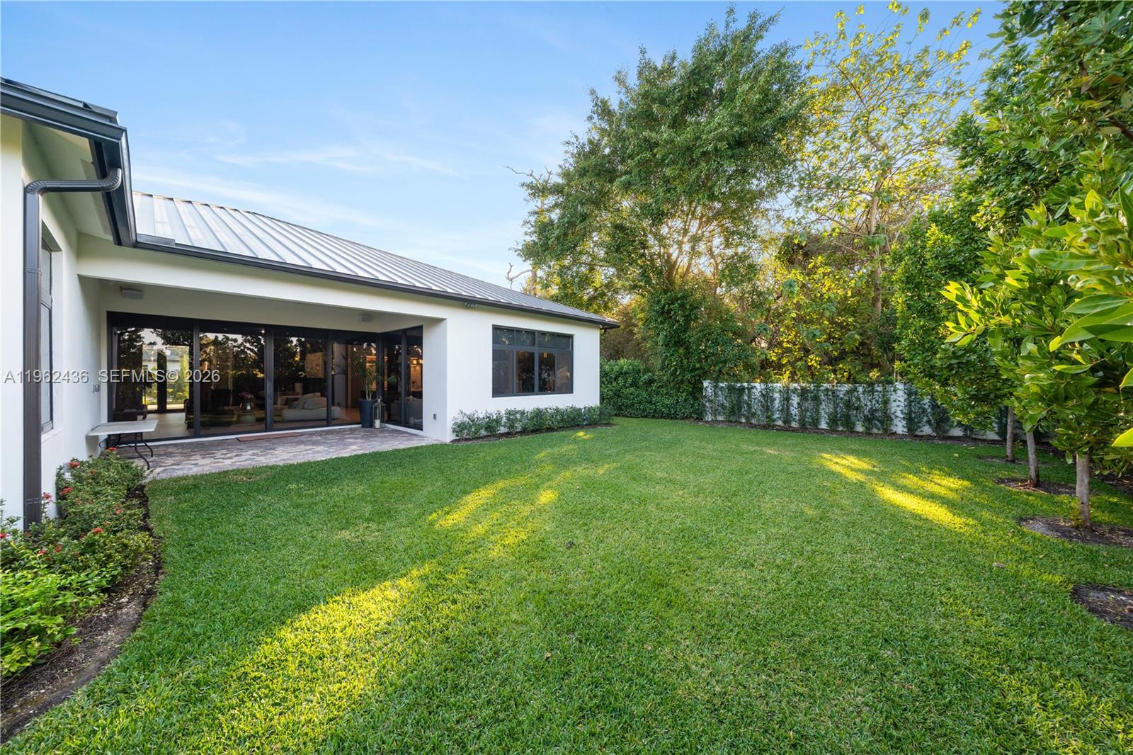 7387 SW 74th Ln Miami, FL 33143