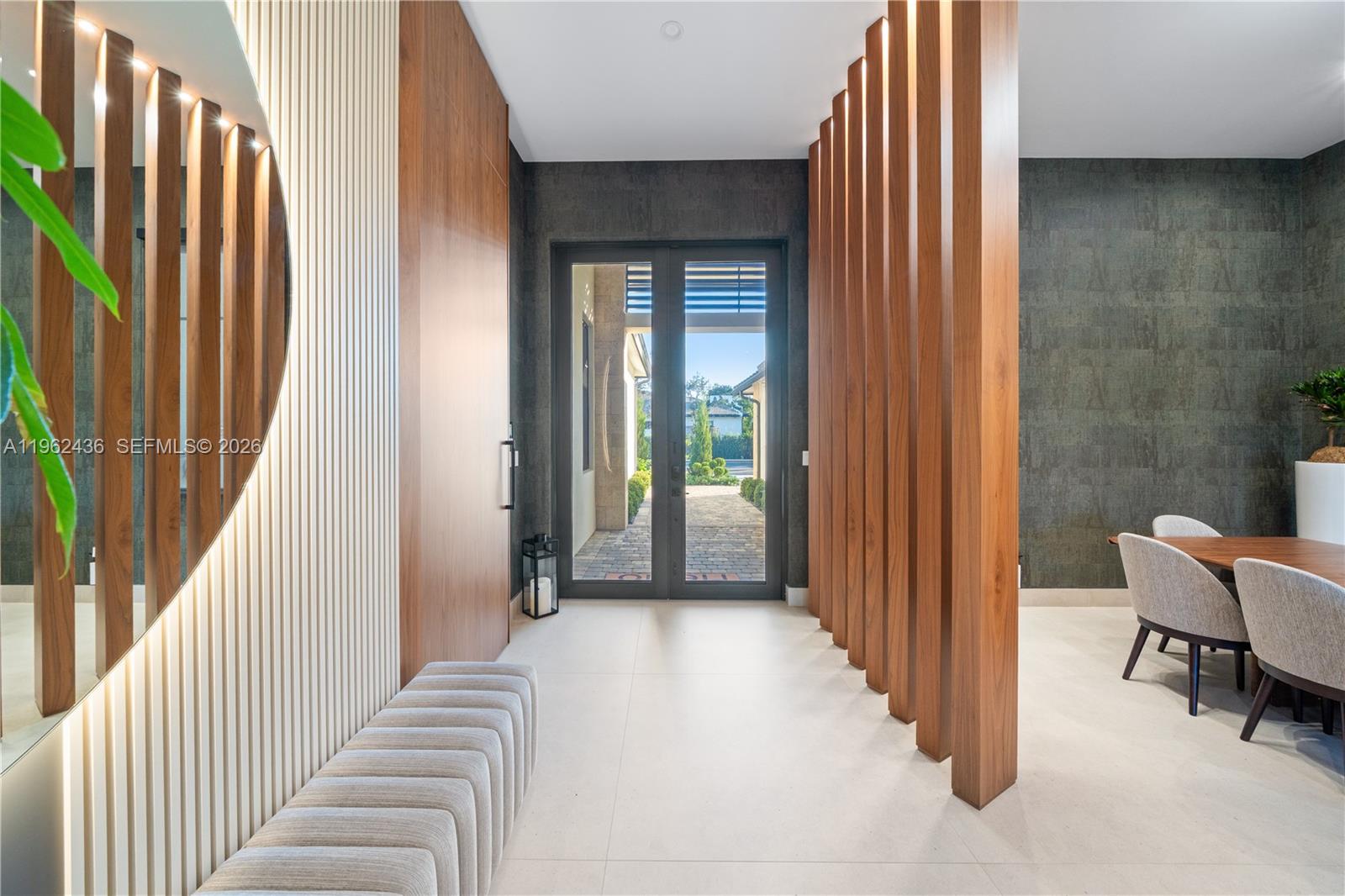 7387 SW 74th Ln Miami, FL 33143