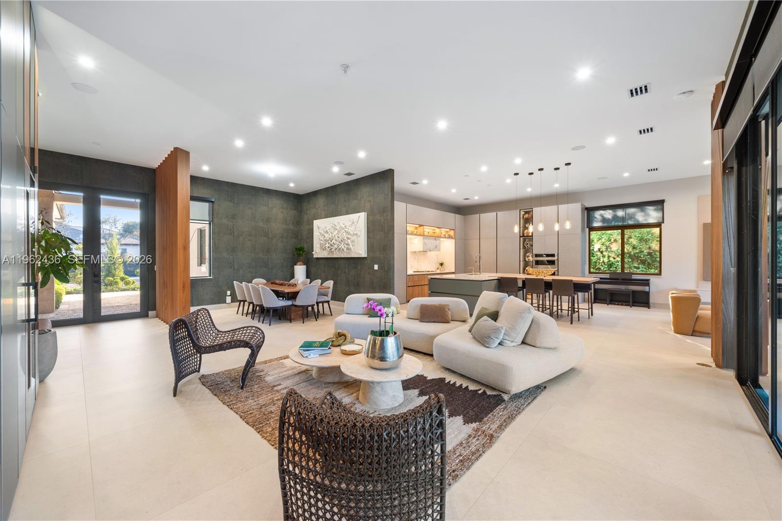 7387 SW 74th Ln Miami, FL 33143