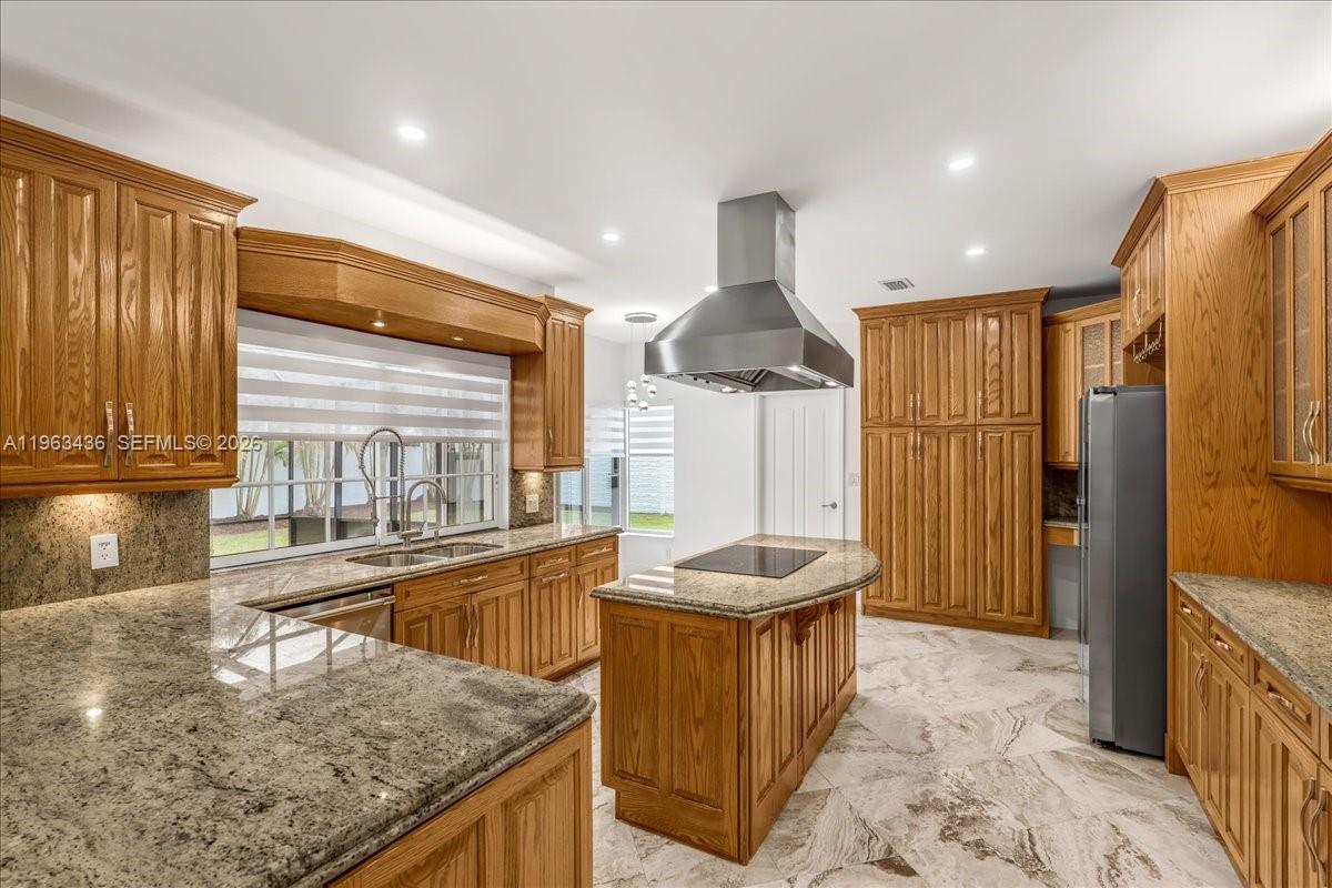 15507 NW 82nd Ct Miami Lakes, FL 33016