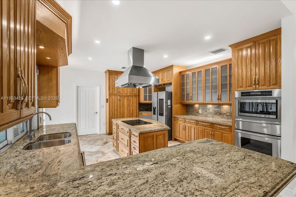 15507 NW 82nd Ct Miami Lakes, FL 33016