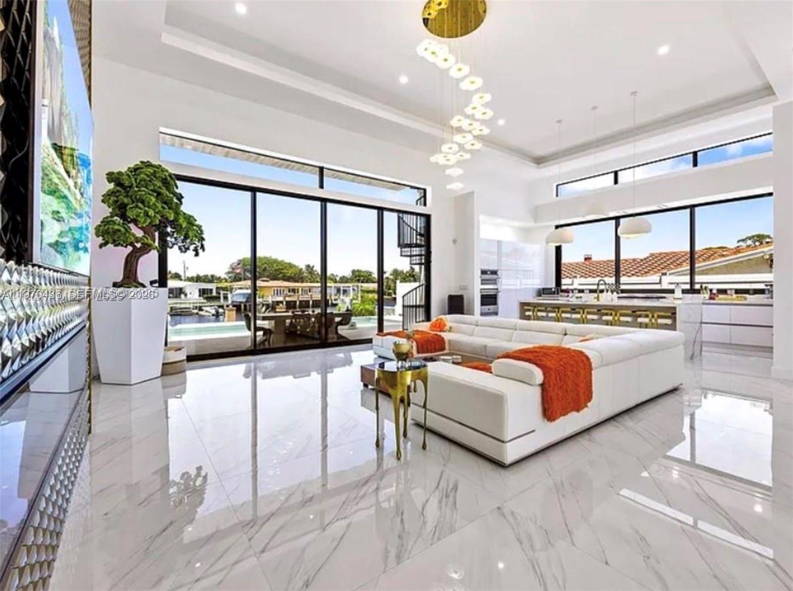 2225 NE 19th St Fort Lauderdale, FL 33305