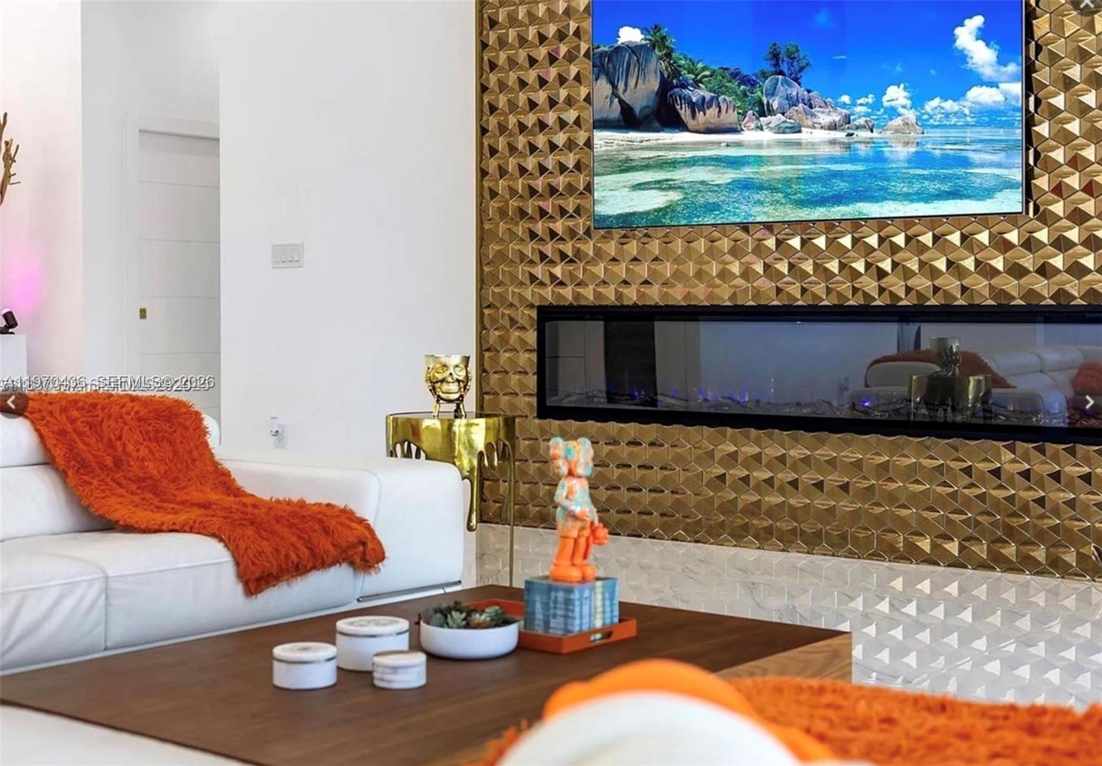 2225 NE 19th St Fort Lauderdale, FL 33305